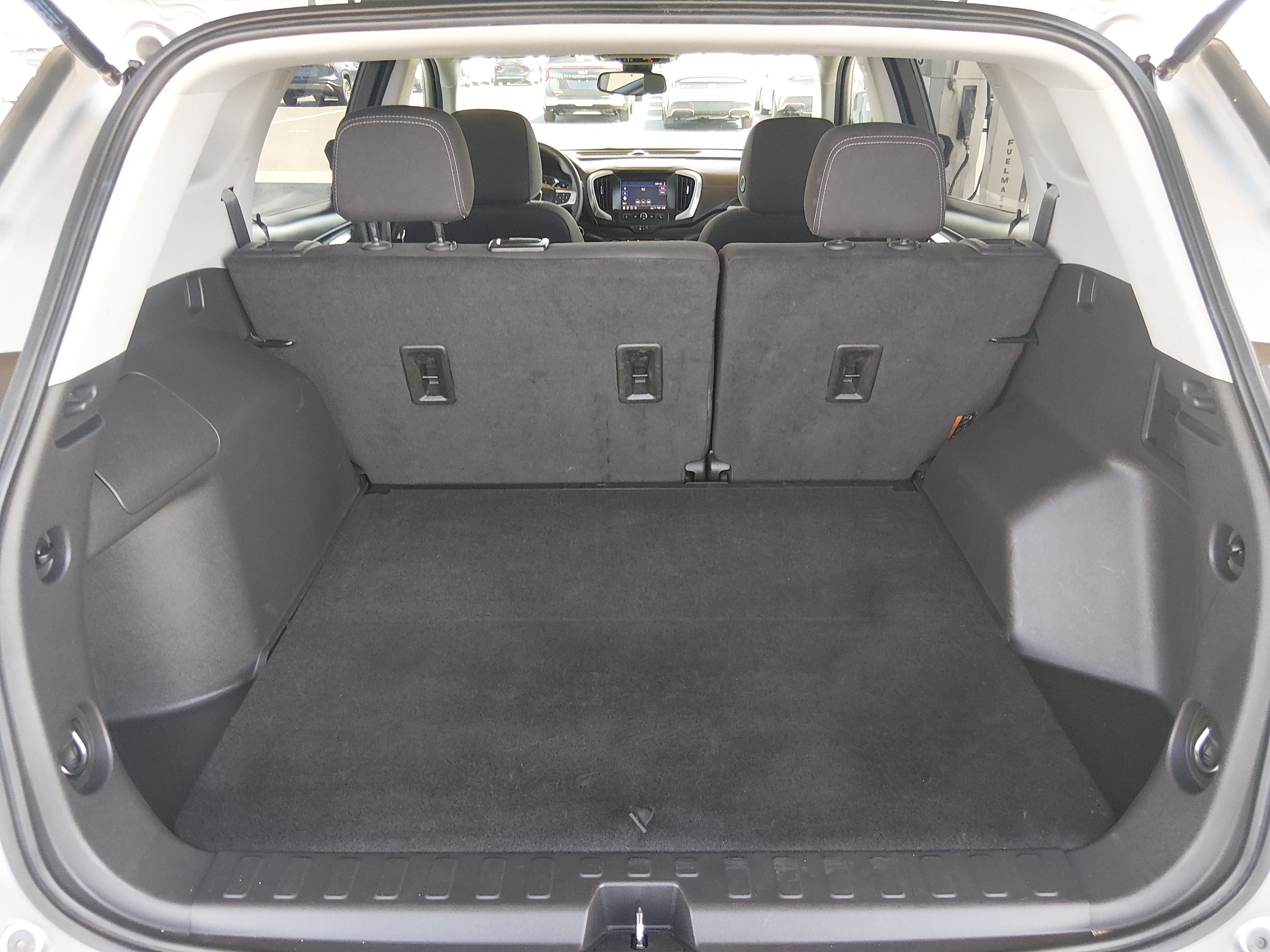 2024 GMC Terrain SLE - Photo 11