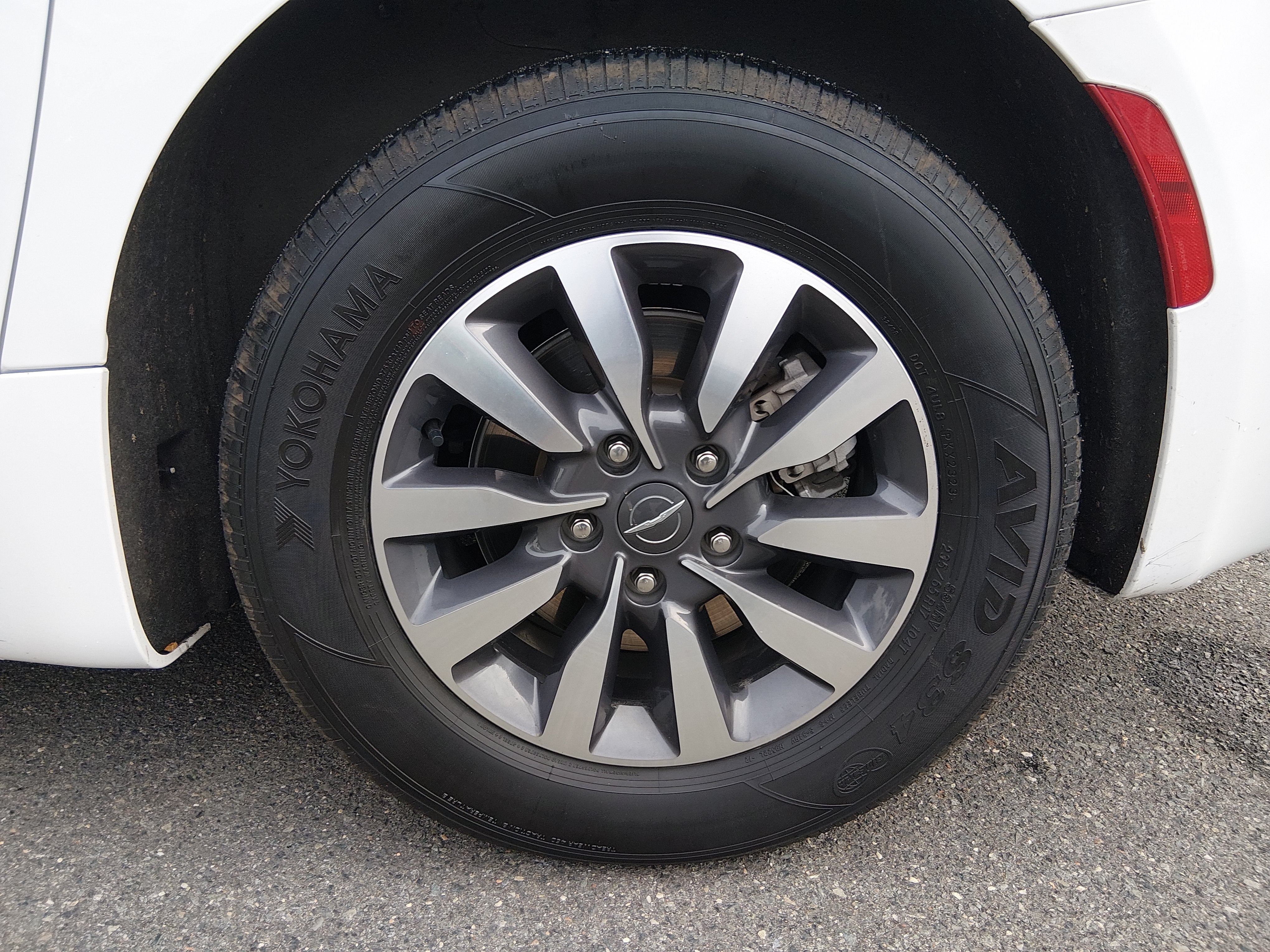 2023 Chrysler Pacifica Hybrid Touring L - Photo 10