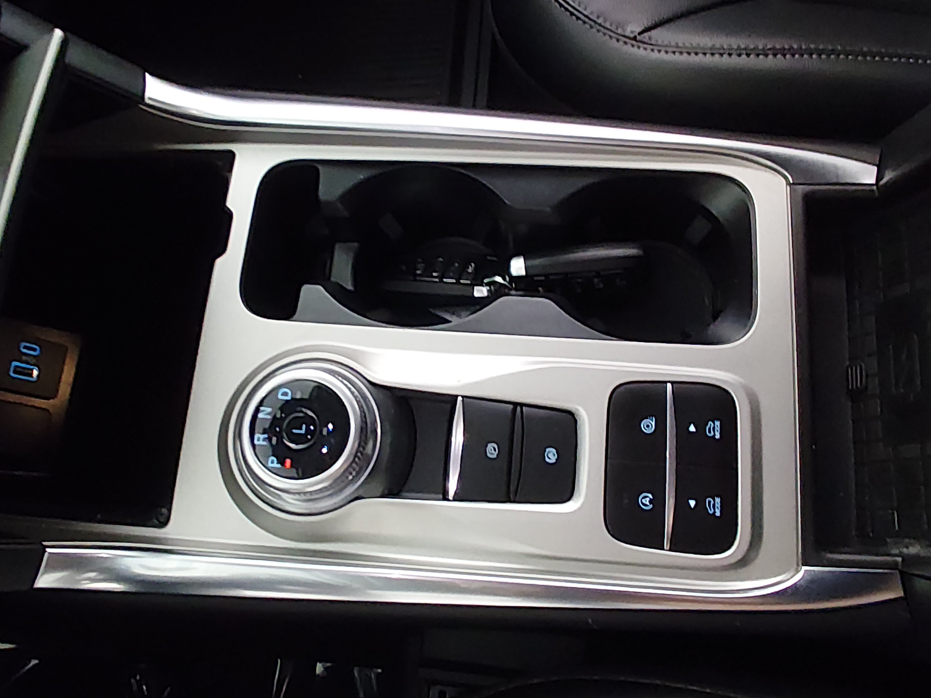 2023 Ford Explorer Limited - Photo 21
