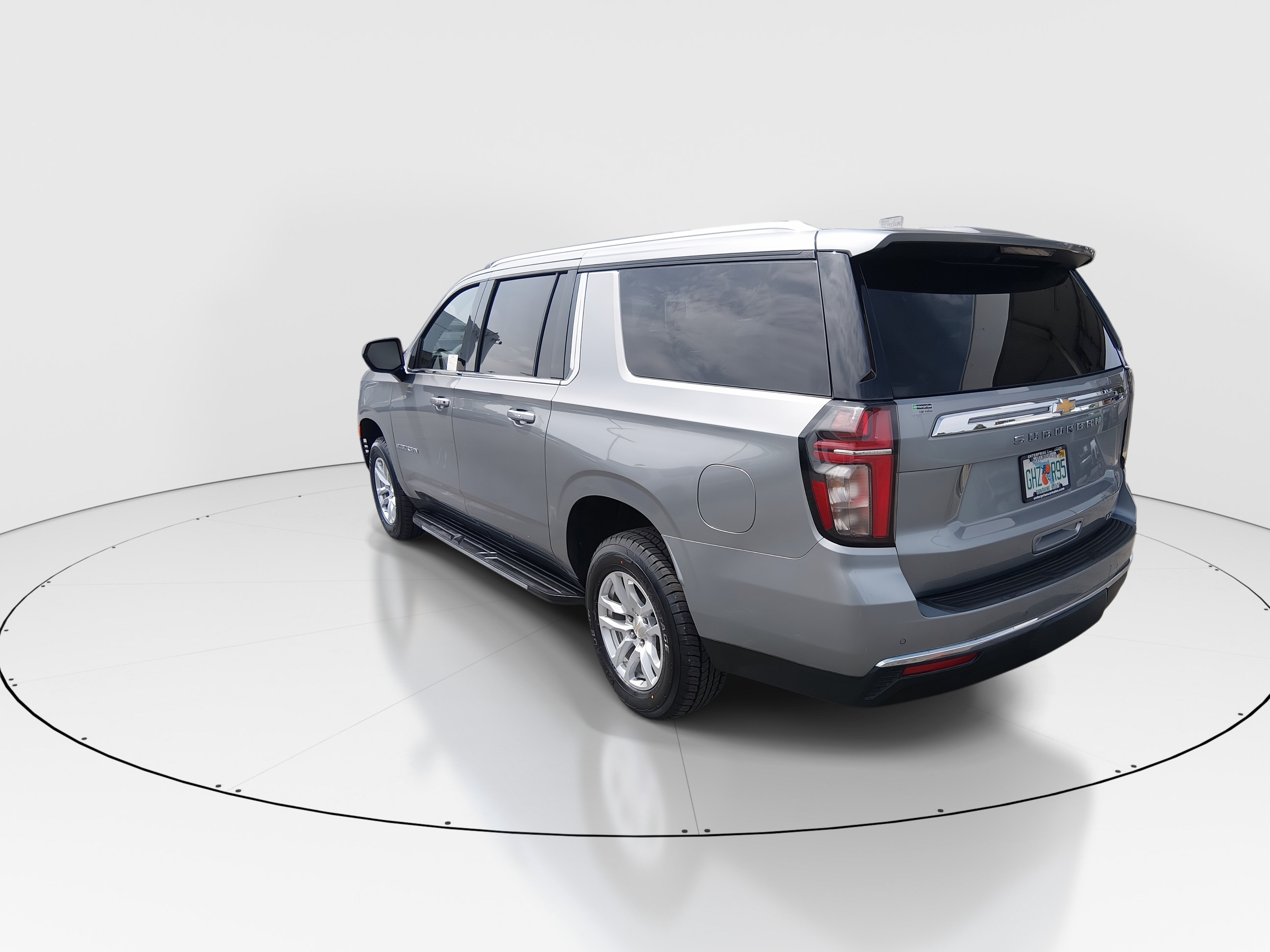 2024 Chevrolet Suburban LT - Photo 5