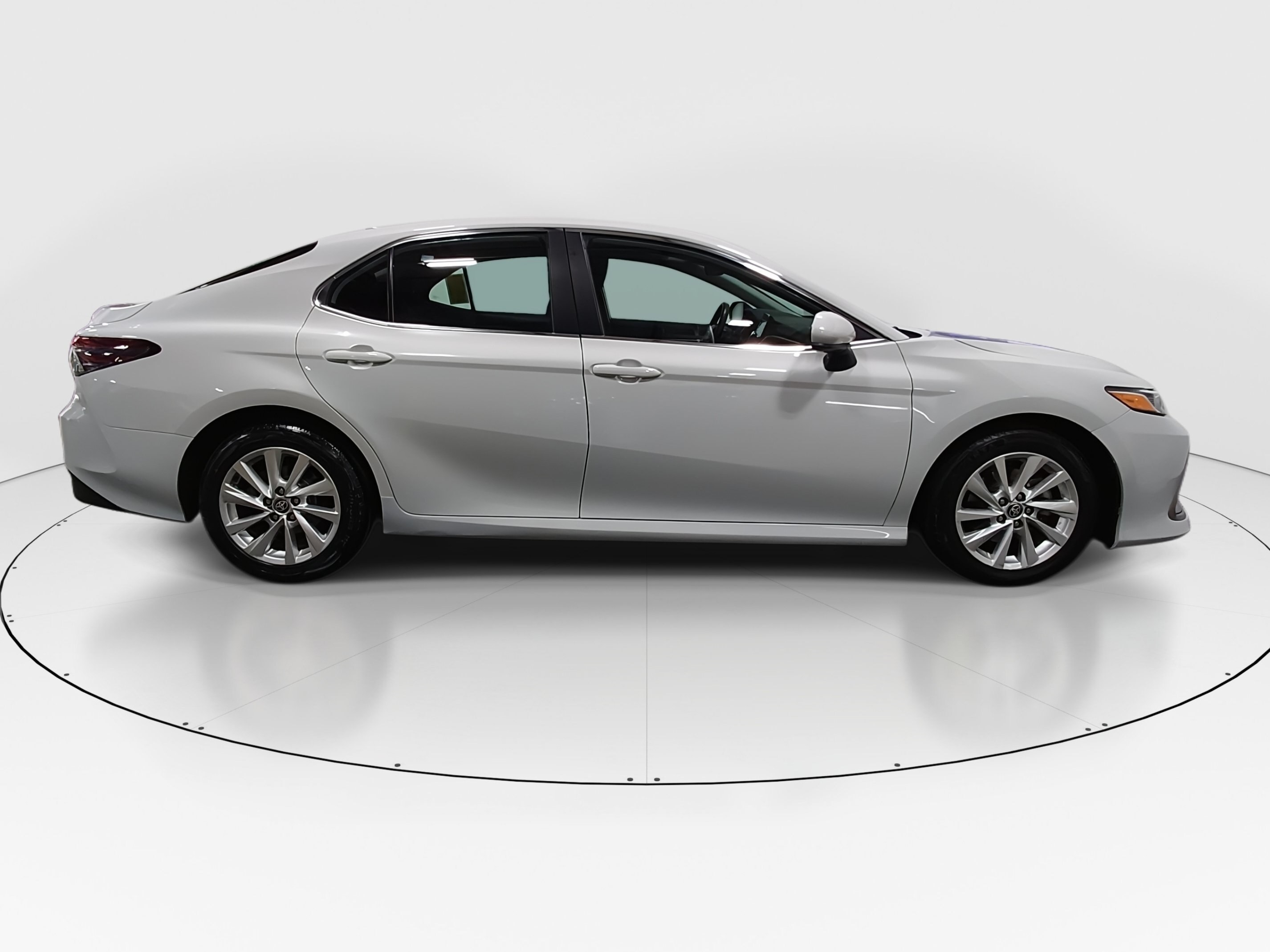 2023 Toyota Camry LE - Photo 8