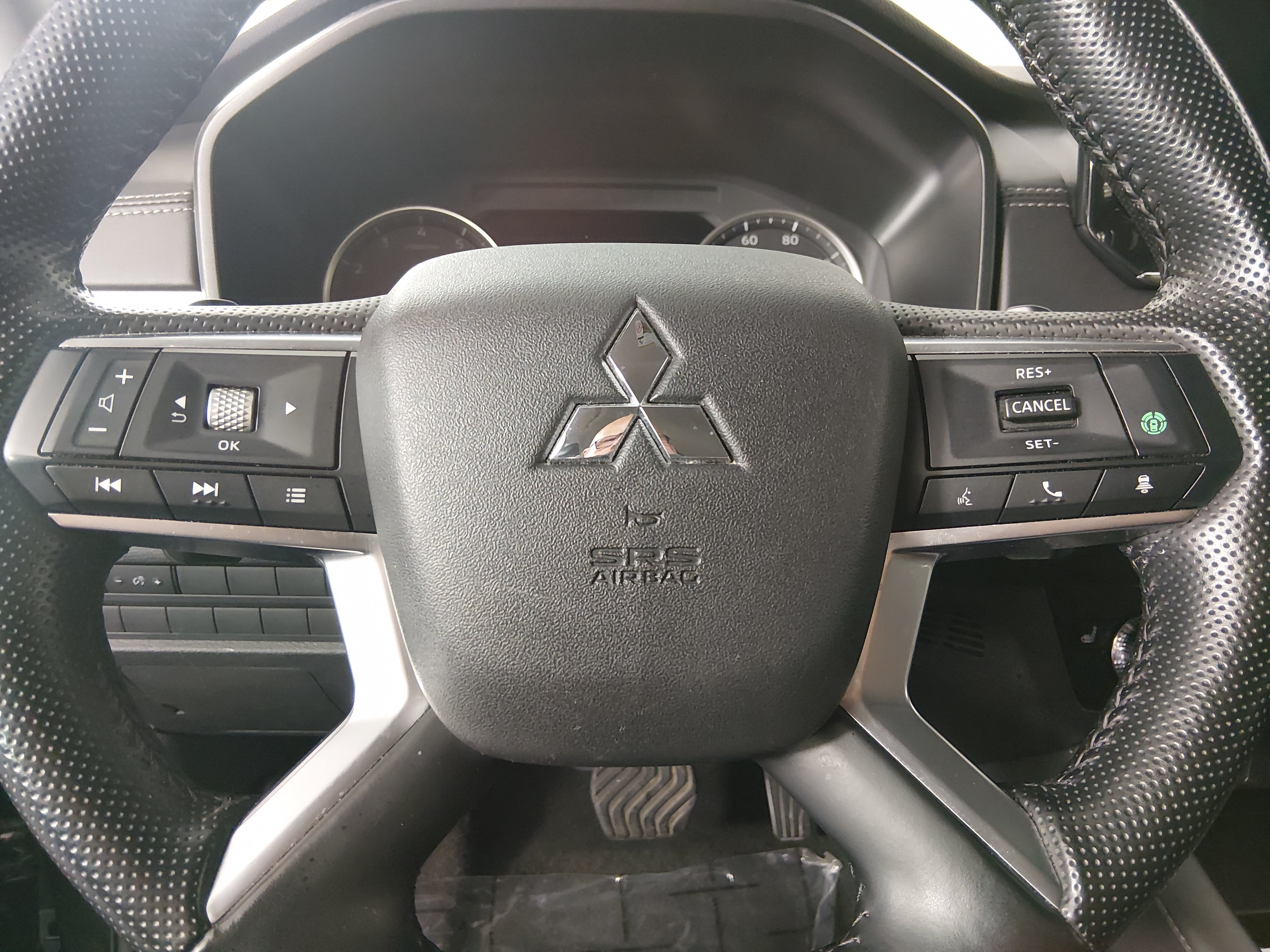 2024 Mitsubishi Outlander SE - Photo 12