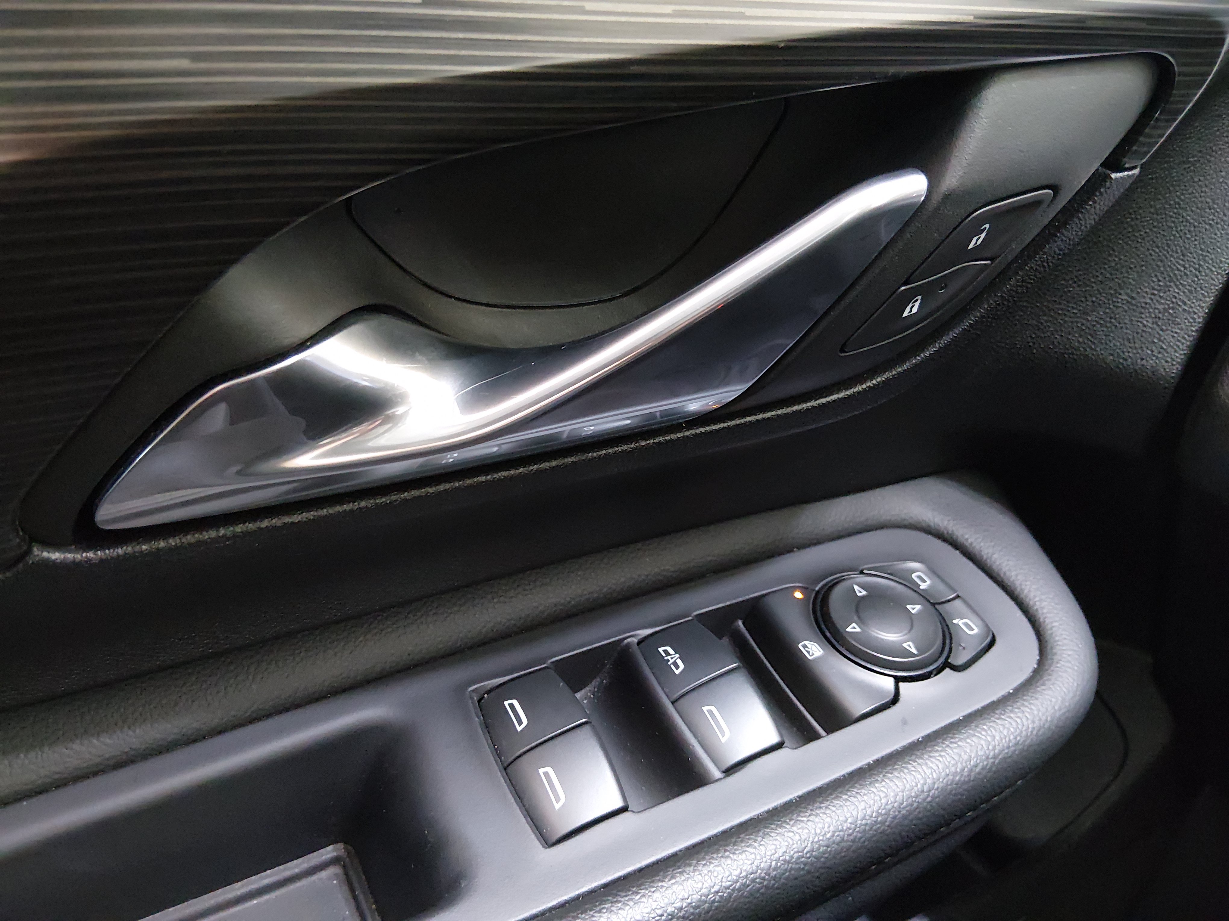 2024 GMC Terrain SLE - Photo 17