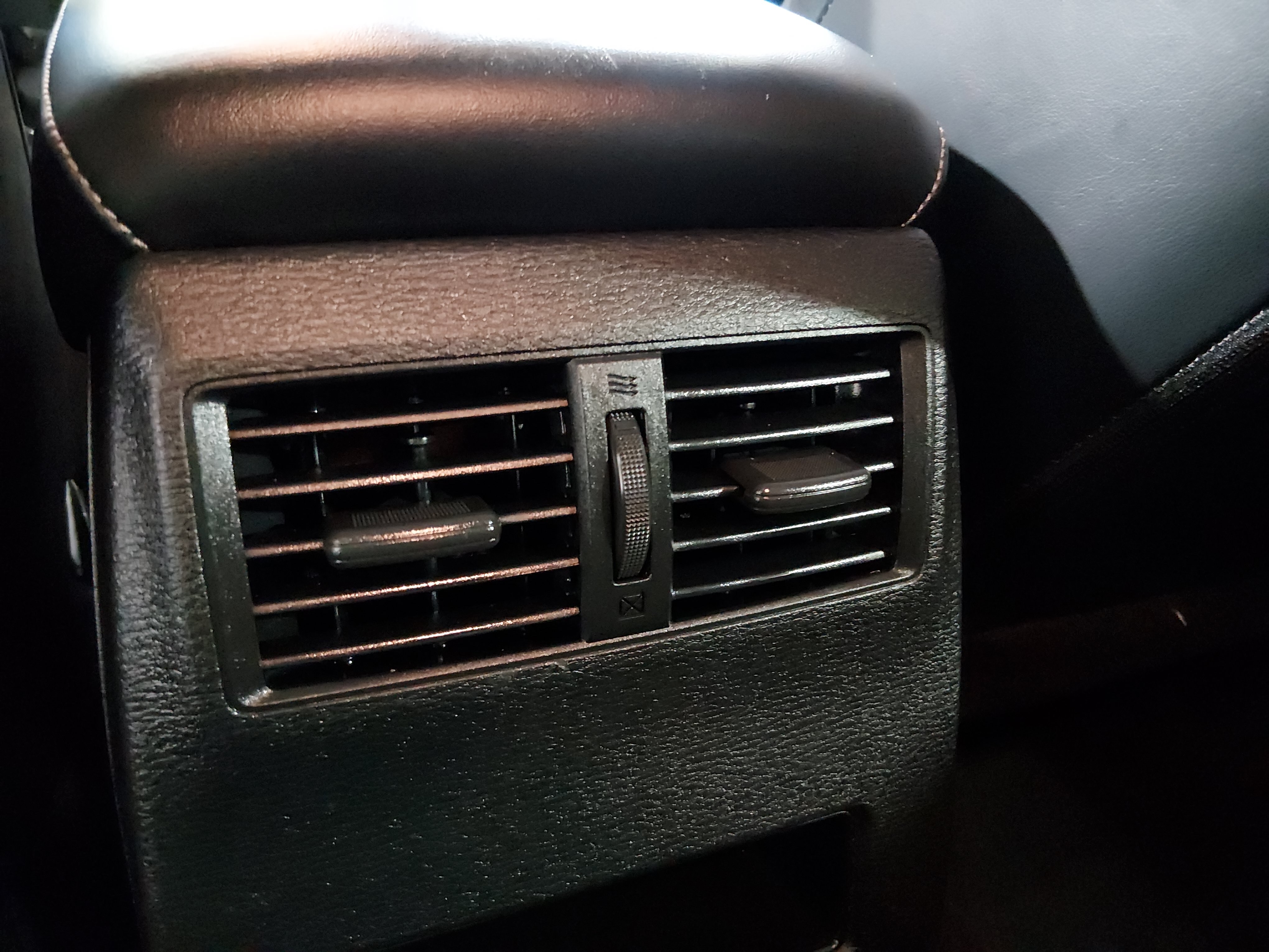 2024 Mitsubishi Outlander SE - Photo 22