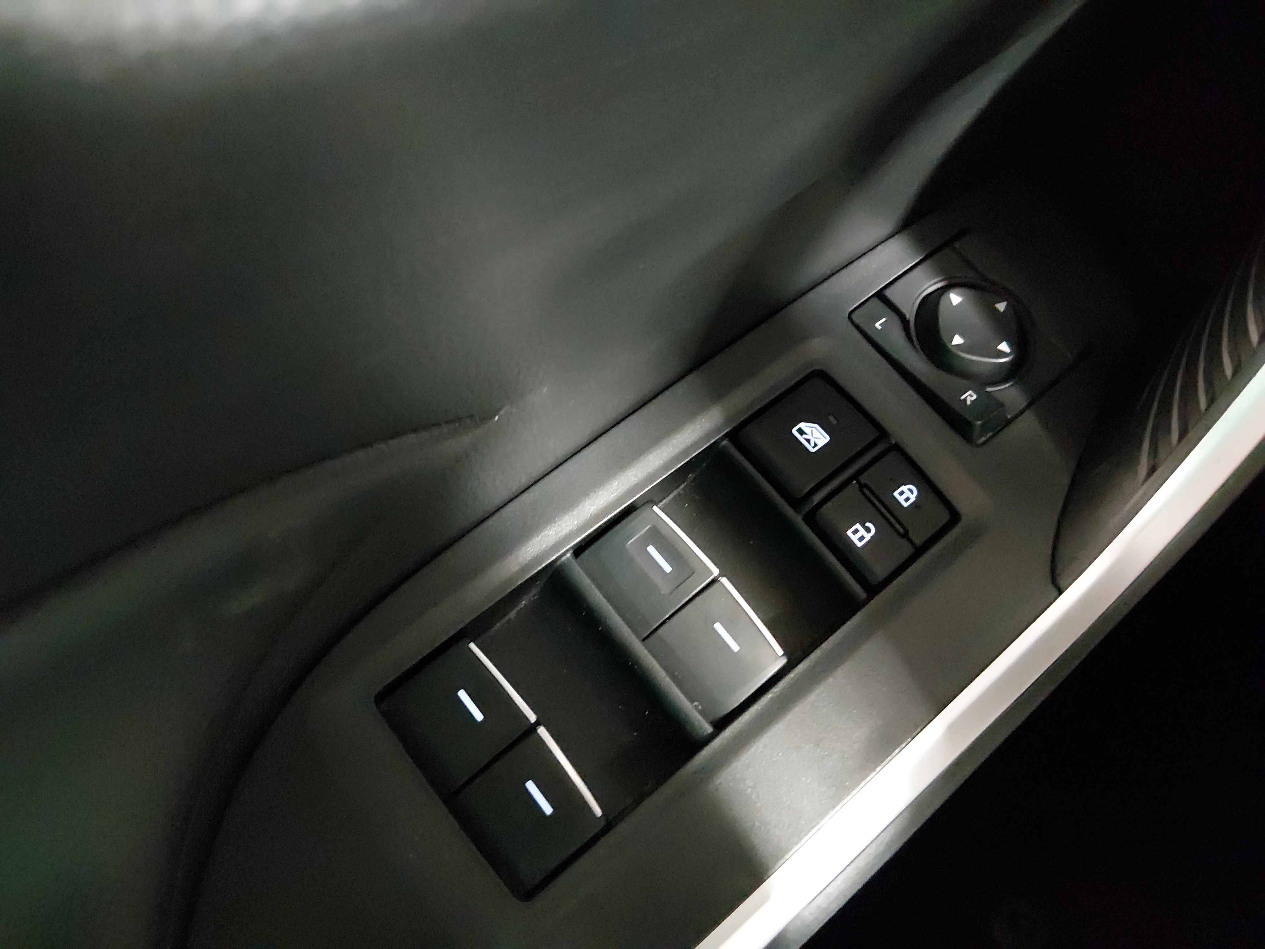 2024 Toyota RAV4 XLE - Photo 21