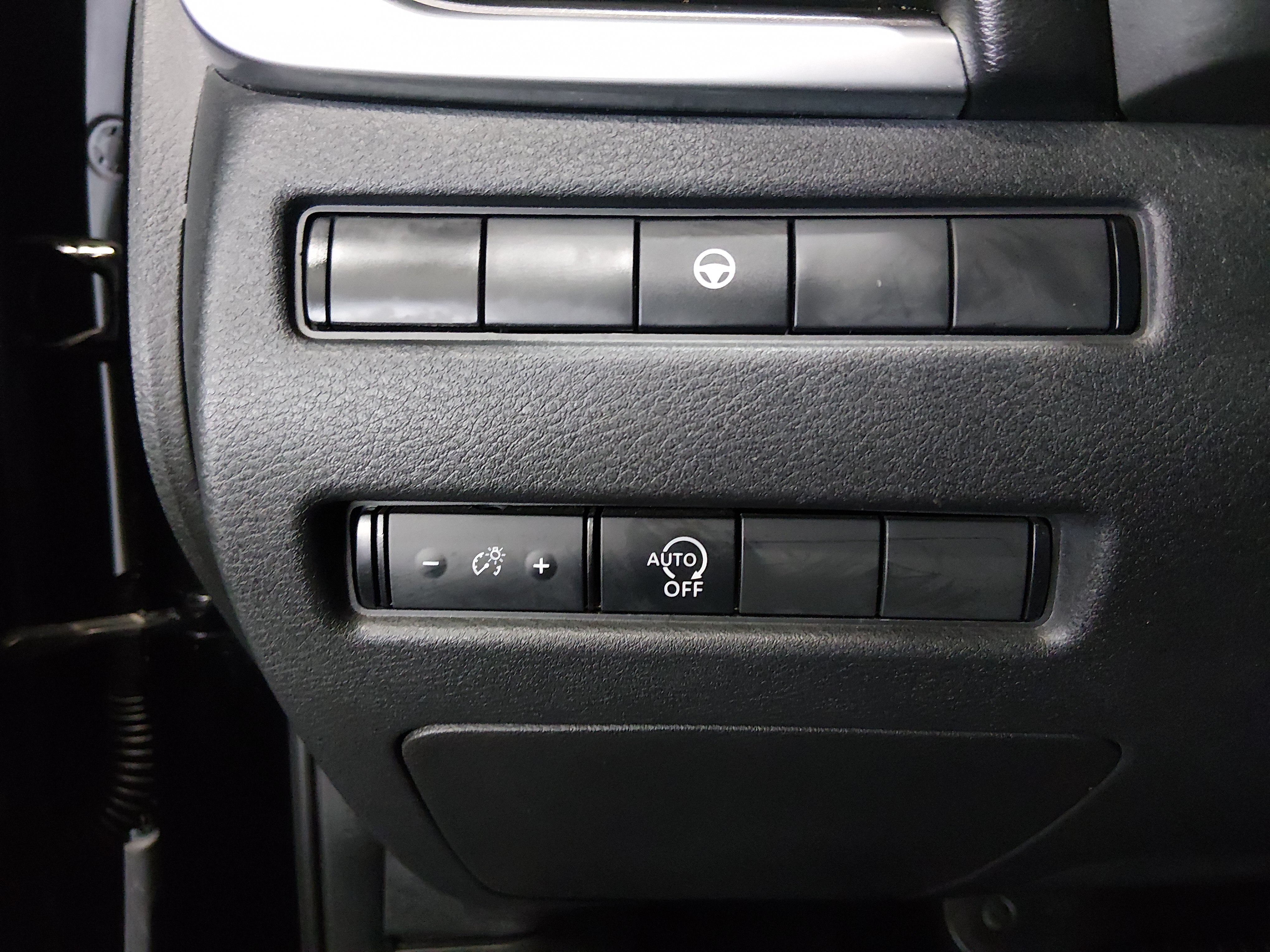 2023 Nissan Rogue SV - Photo 13