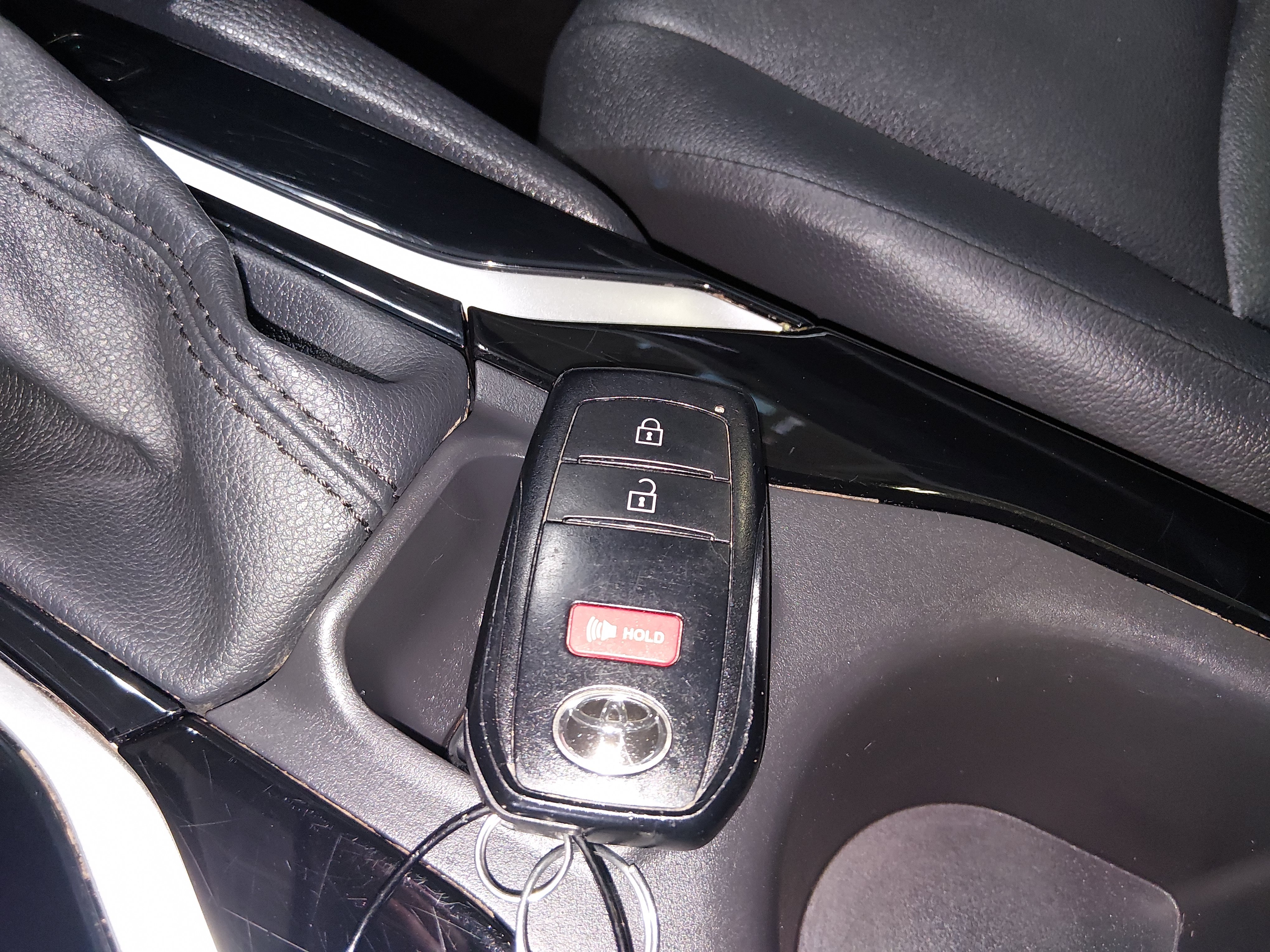 2024 Toyota Corolla Cross XLE - Photo 15