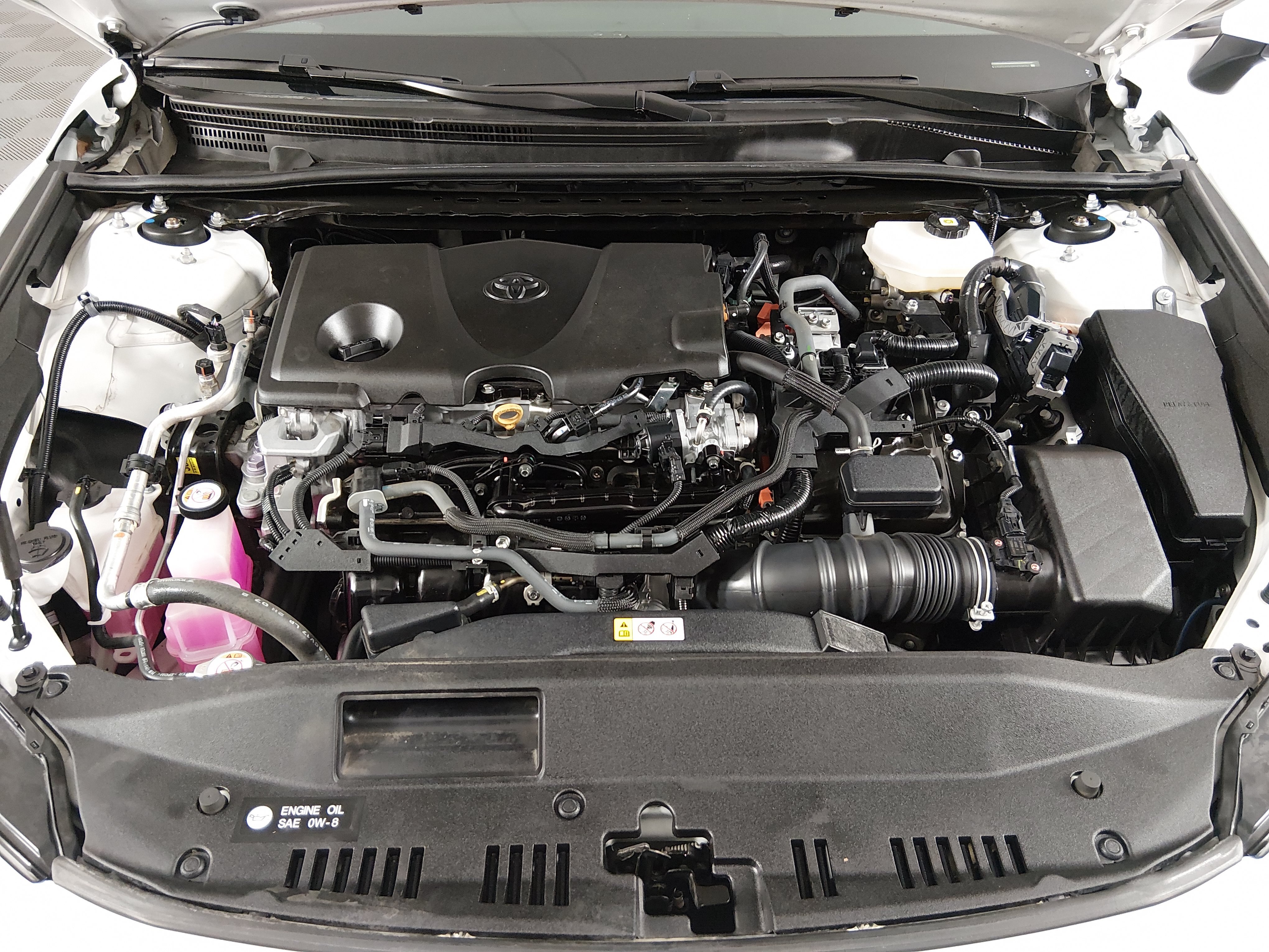 2025 Toyota Camry SE - Photo 9