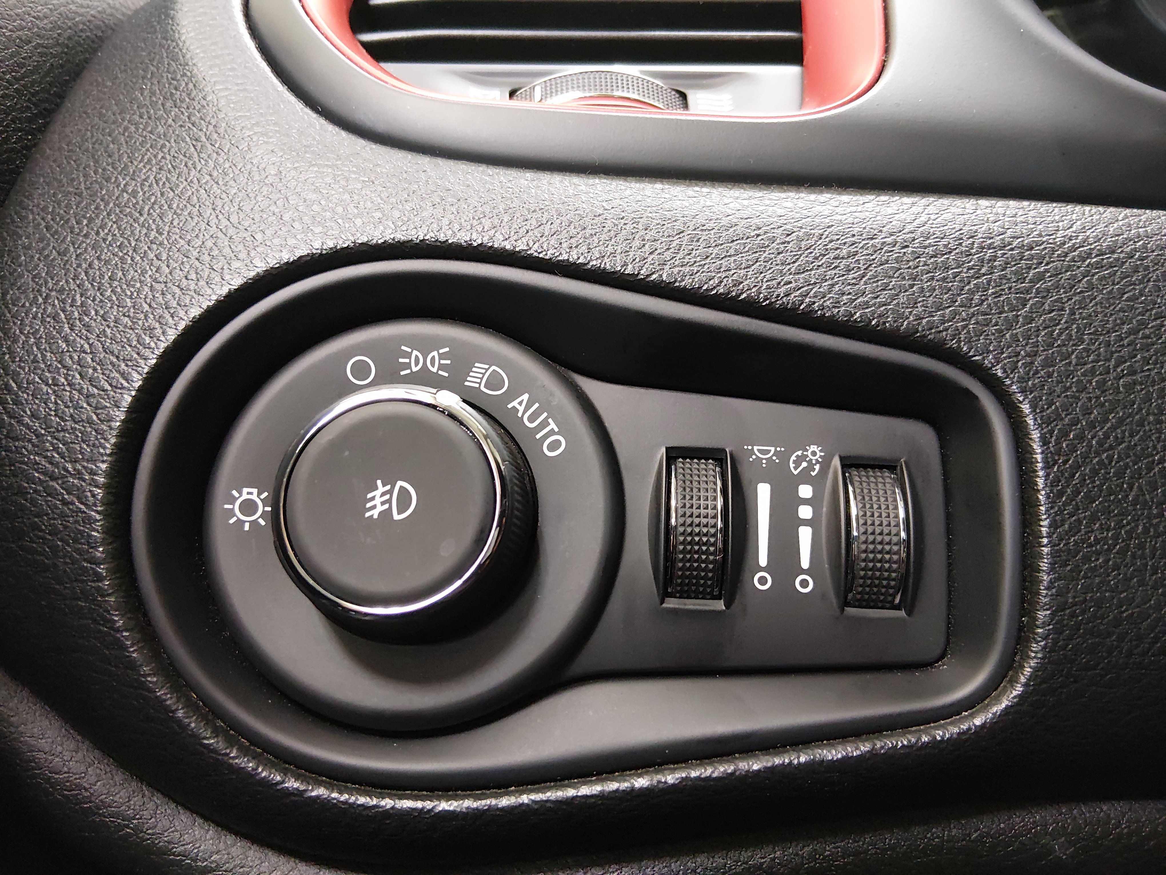 2023 Jeep Renegade Trailhawk - Photo 19