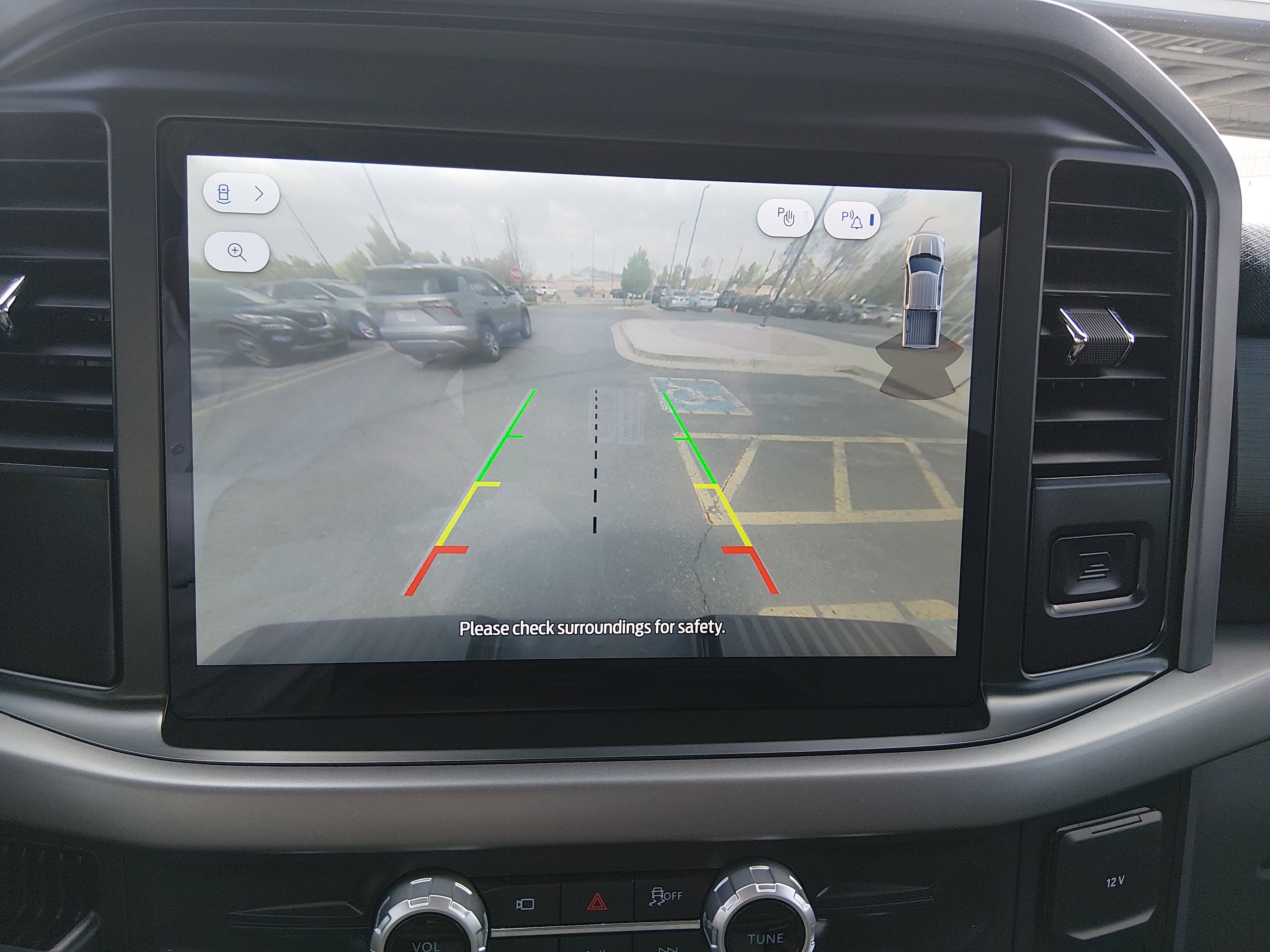 2025 Ford F-150 XLT - Photo 24