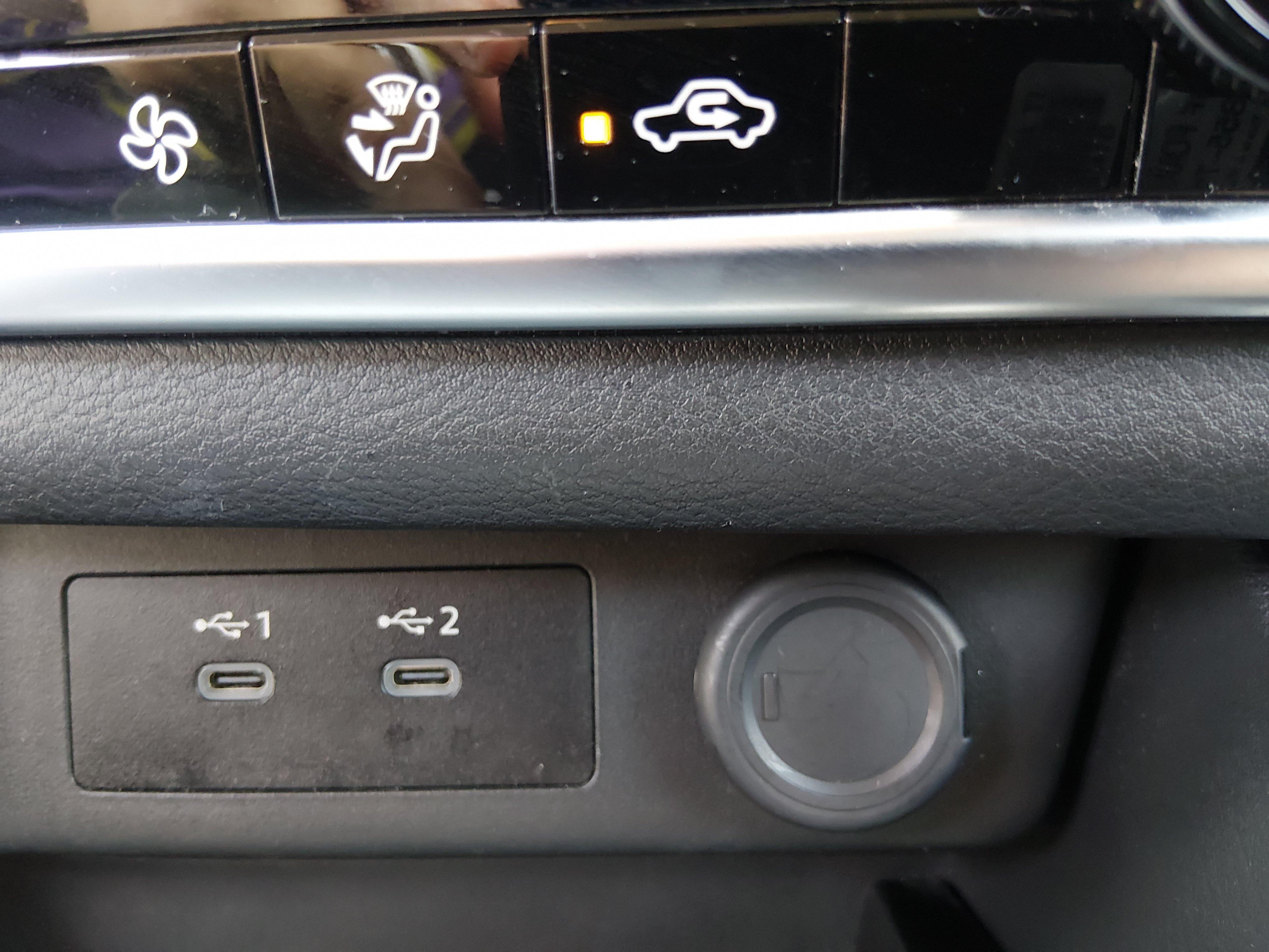 2025 Nissan Rogue SV - Photo 18