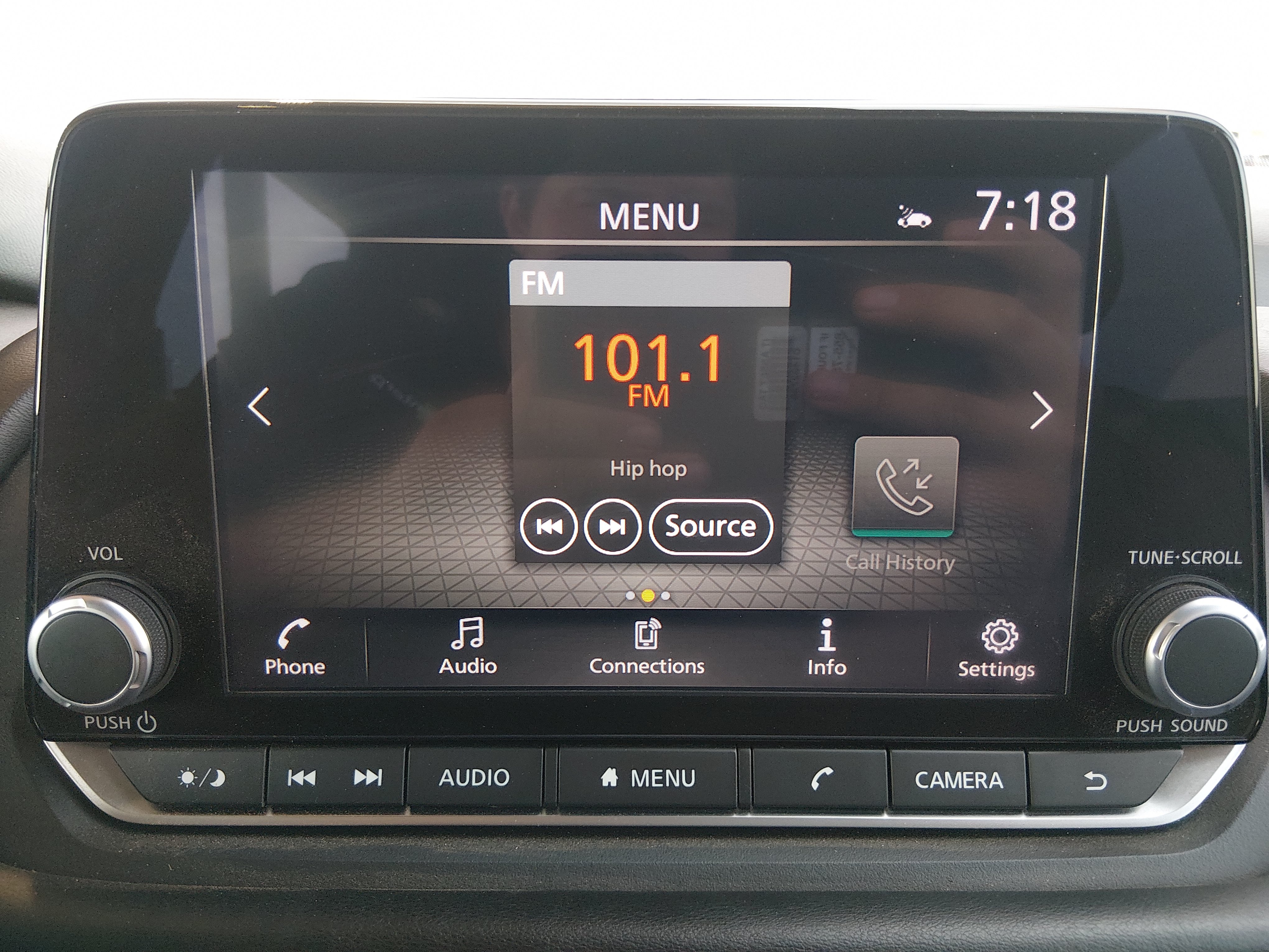 2024 Nissan Rogue SV - Photo 18