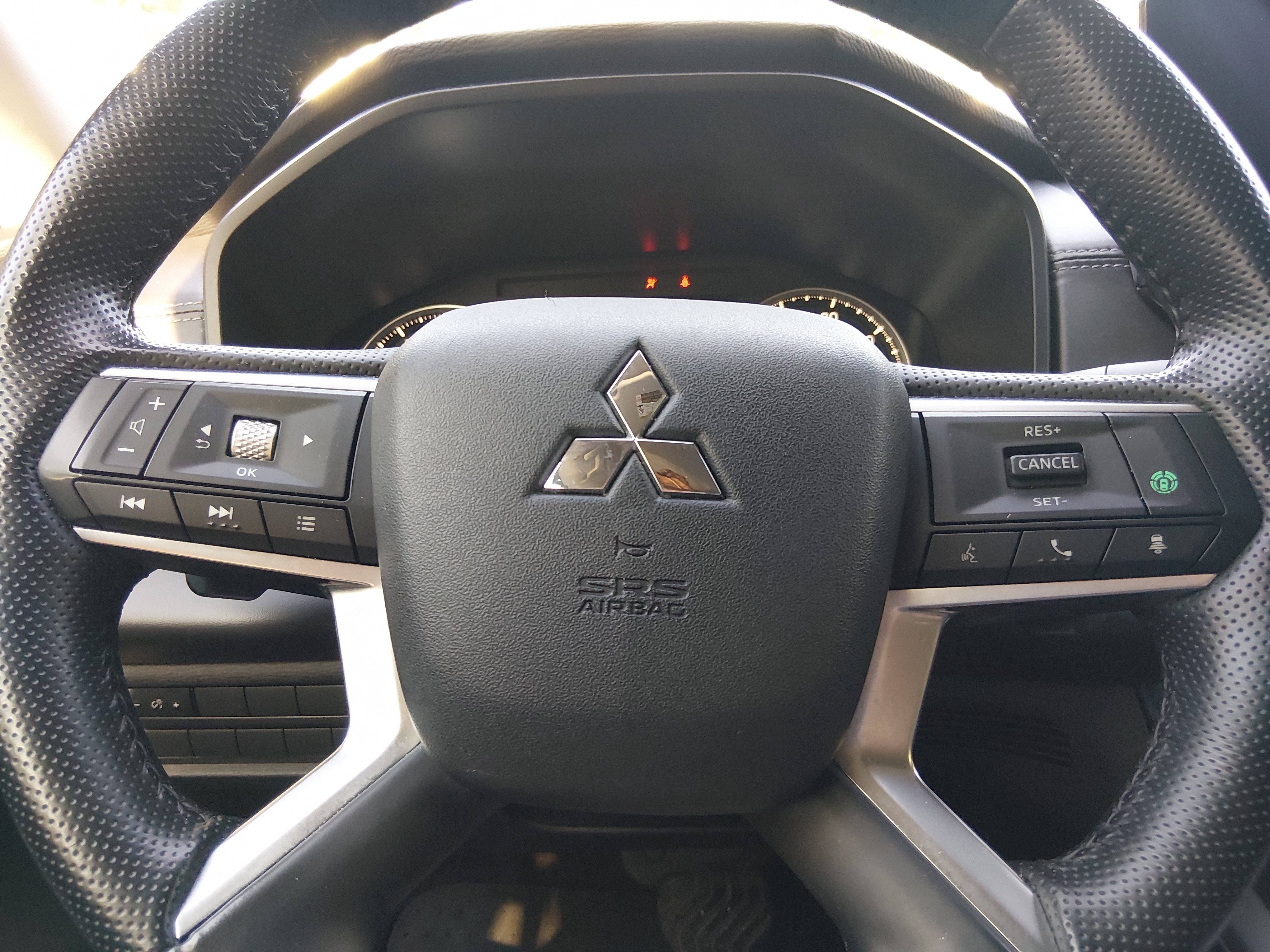 2024 Mitsubishi Outlander SE - Photo 12