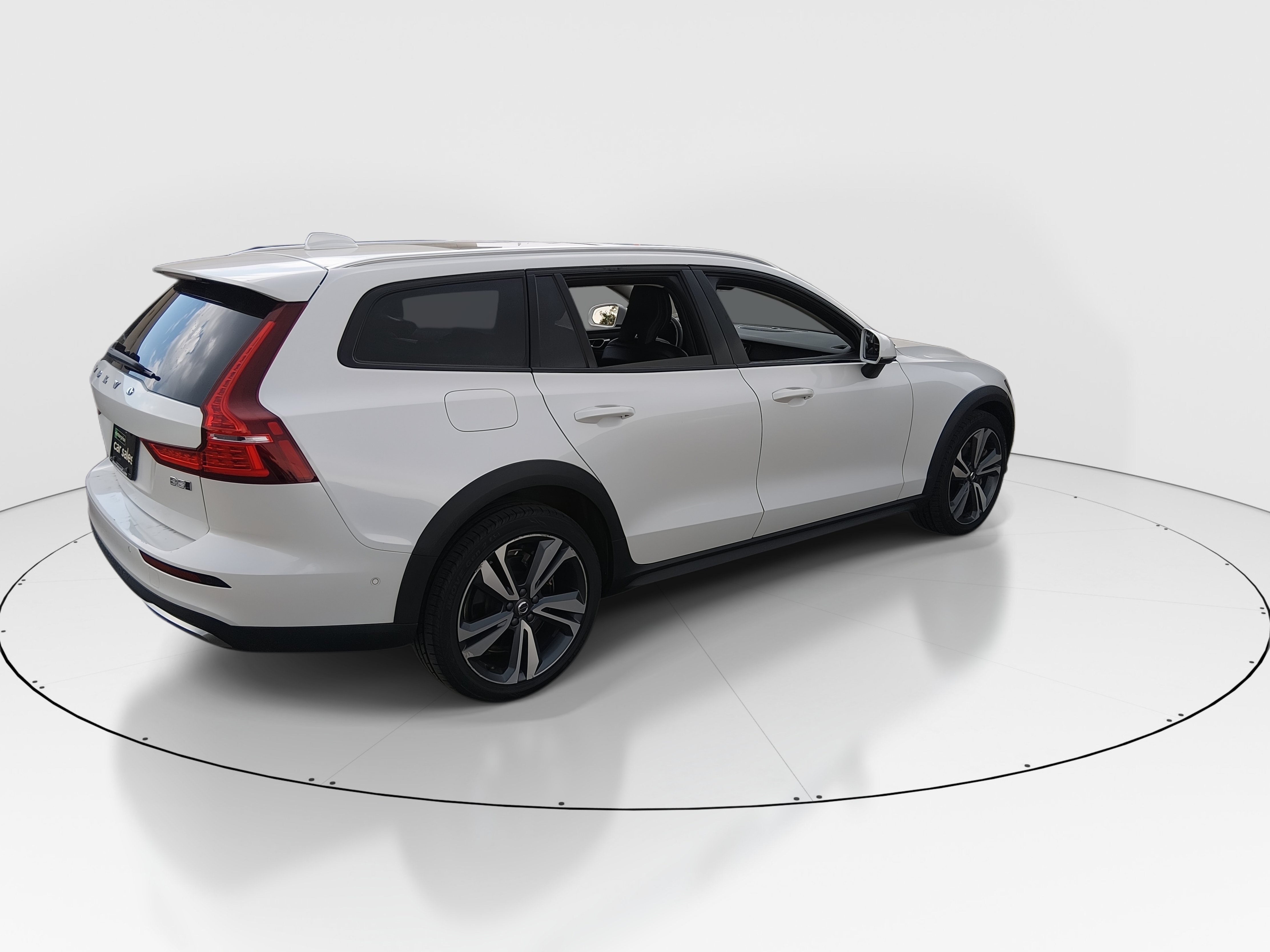 2025 Volvo V60 Cross Country Plus - Photo 7