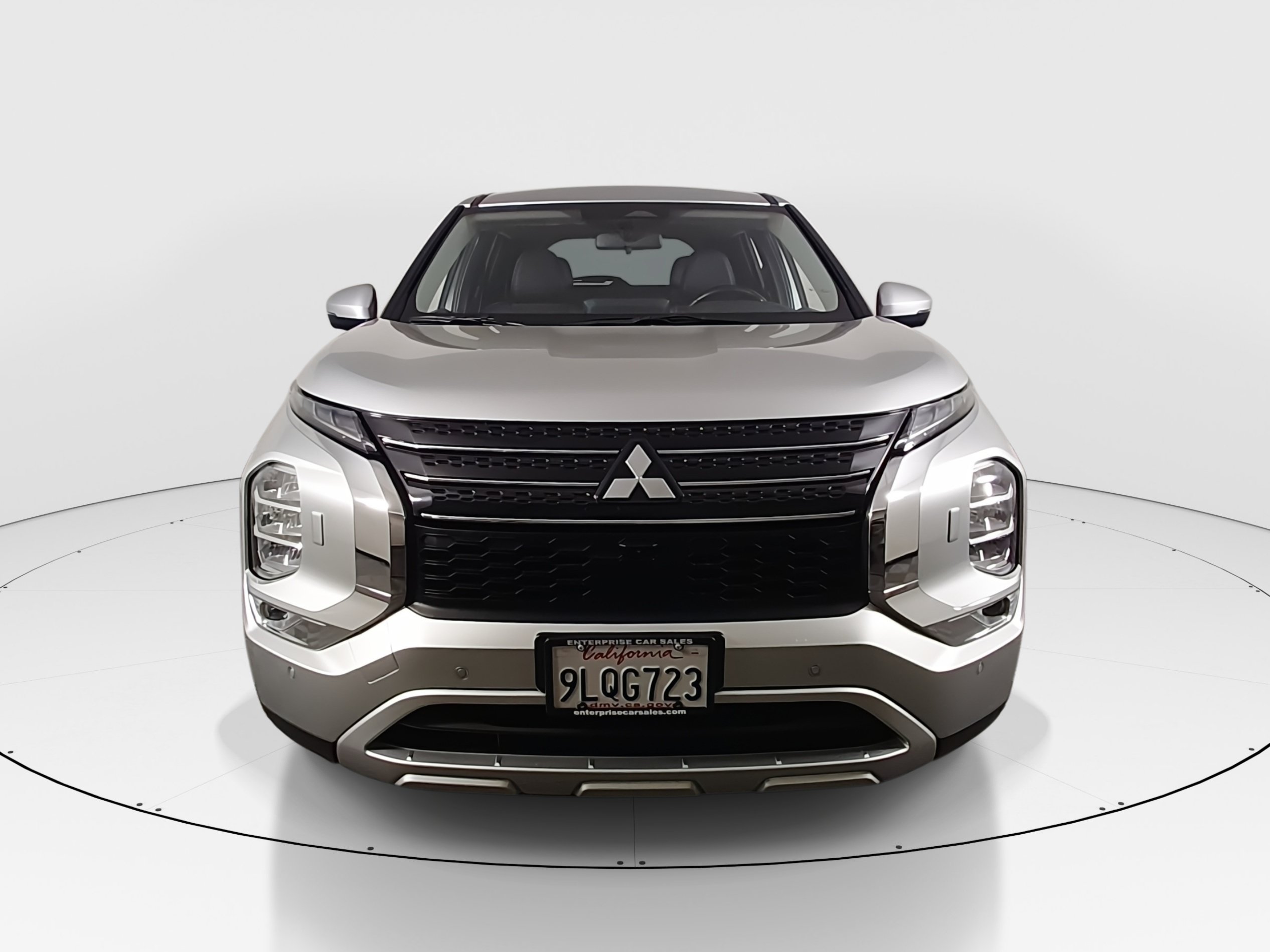 2024 Mitsubishi Outlander SE - Photo 2