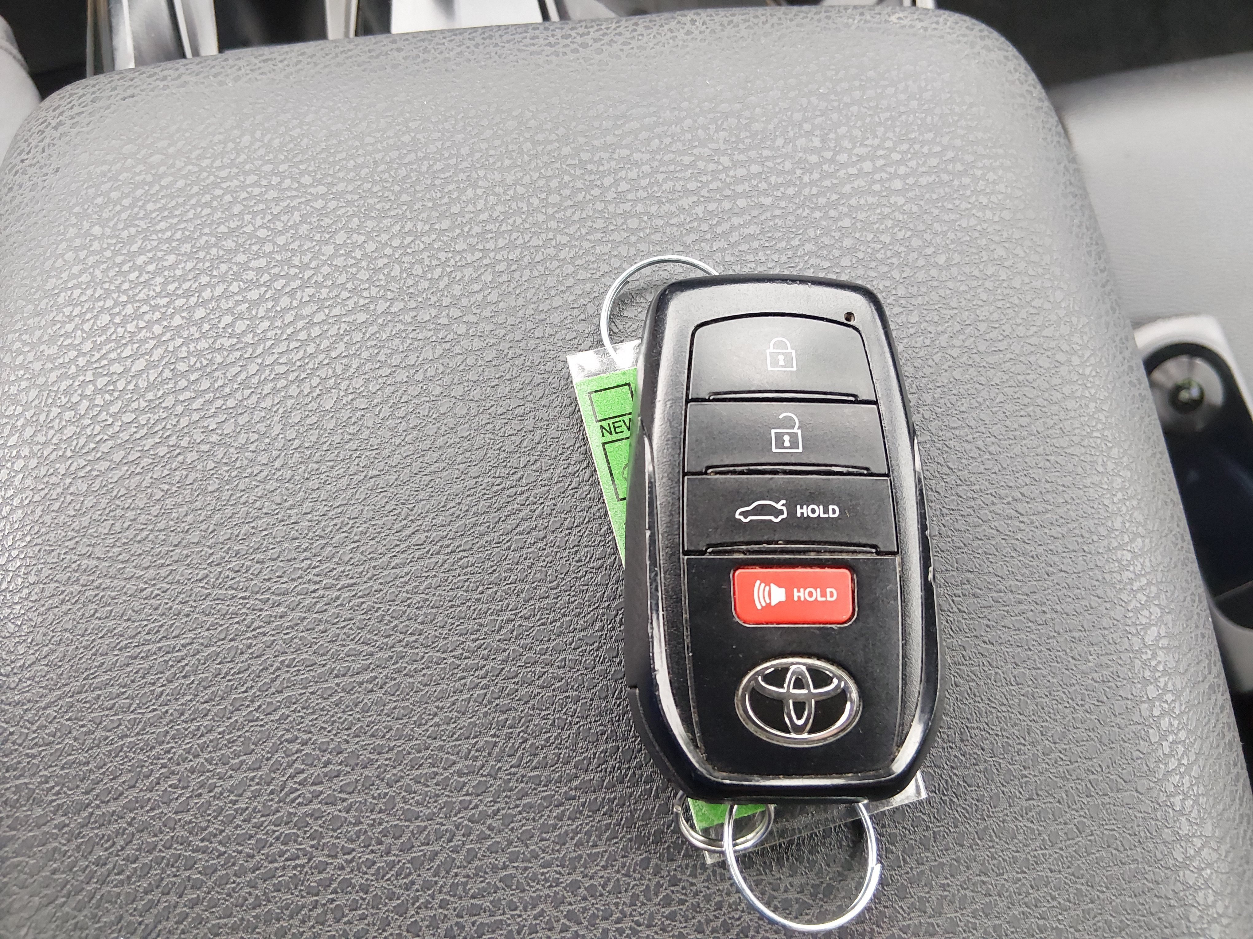 2025 Toyota Camry SE - Photo 15