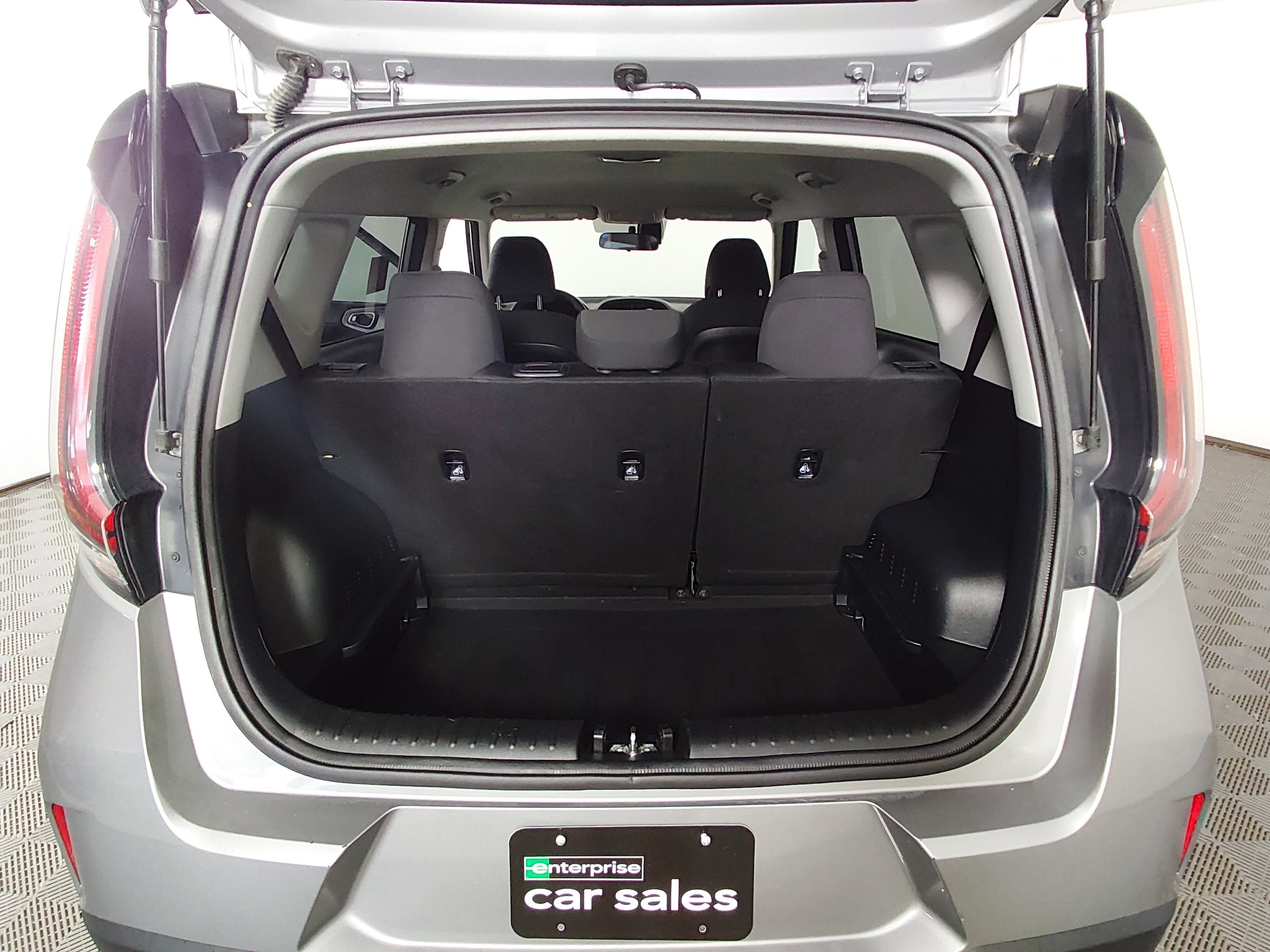 2024 Kia Soul LX - Photo 11