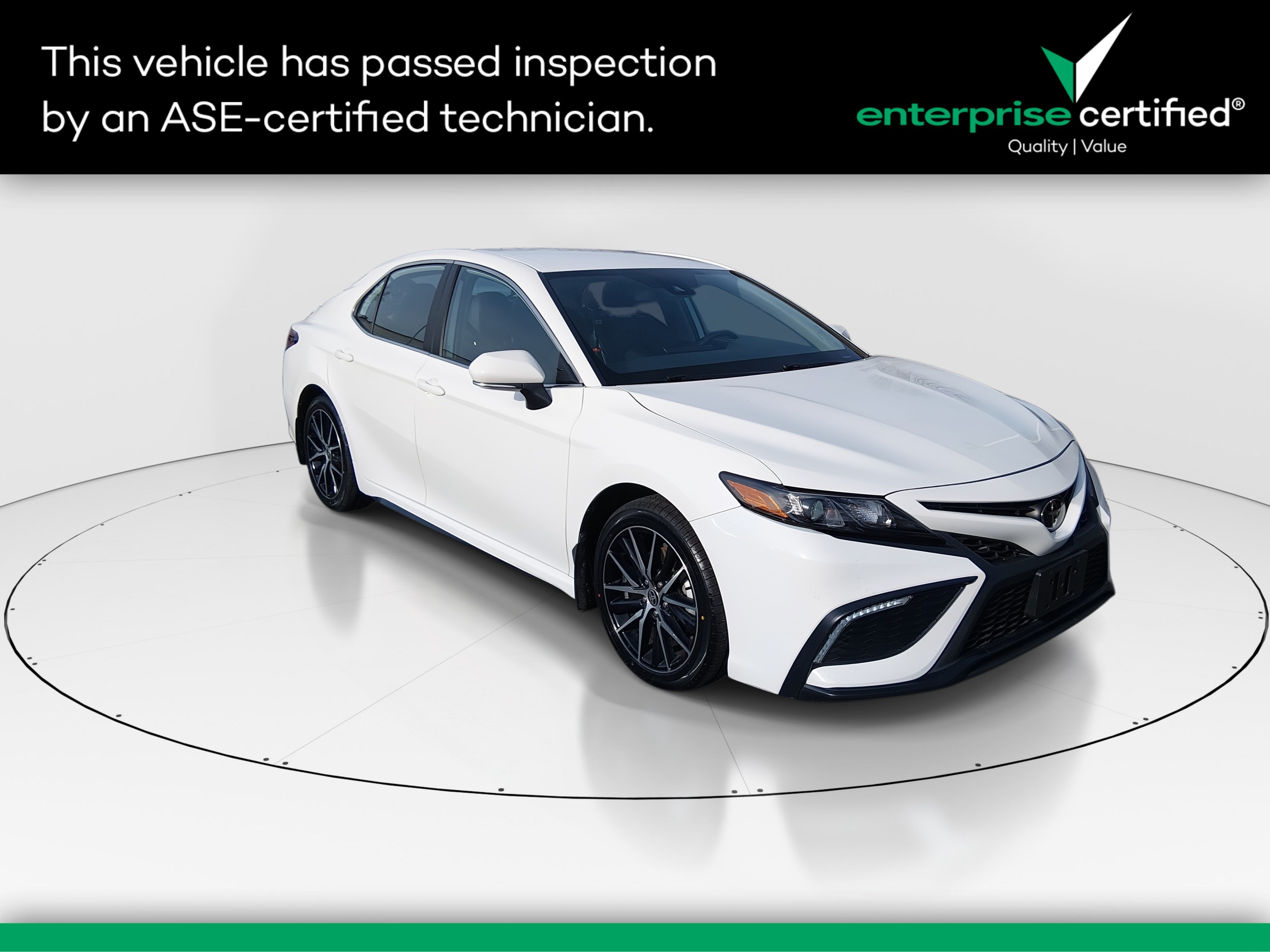 2024 Toyota Camry SE Auto — front three-quarter view
