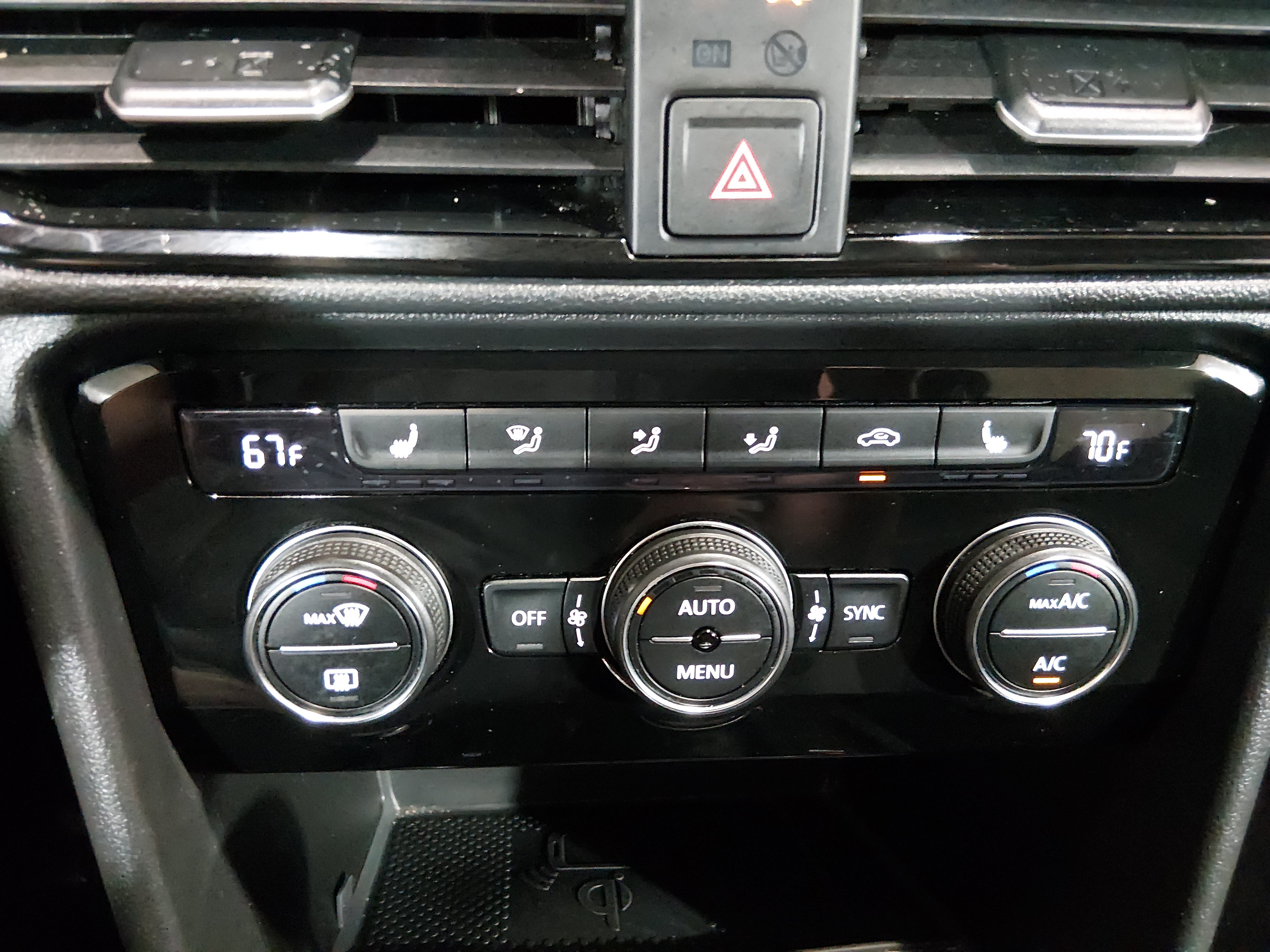 2024 Volkswagen Taos SE - Photo 18