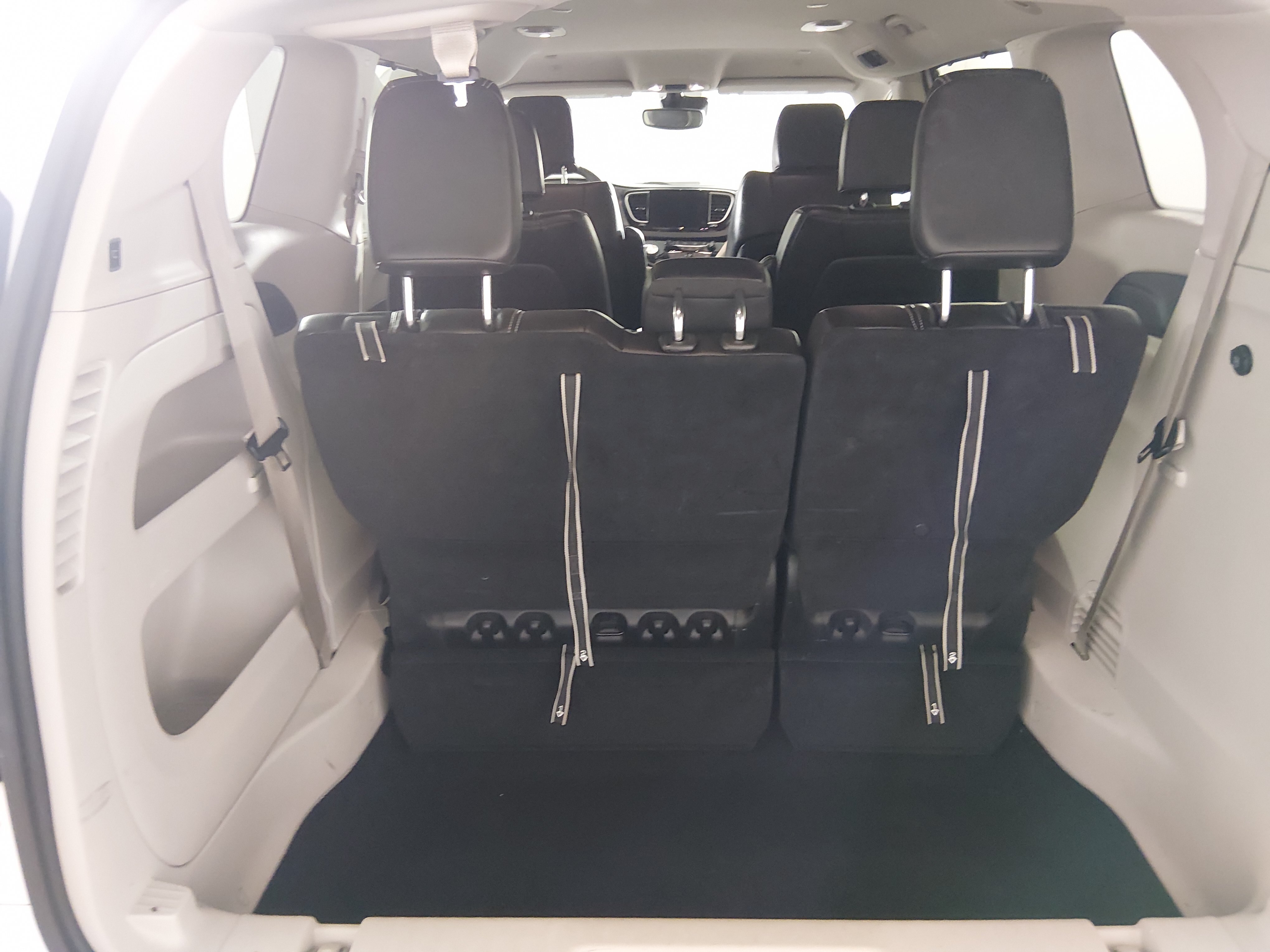 2023 Chrysler Pacifica Touring L - Photo 11