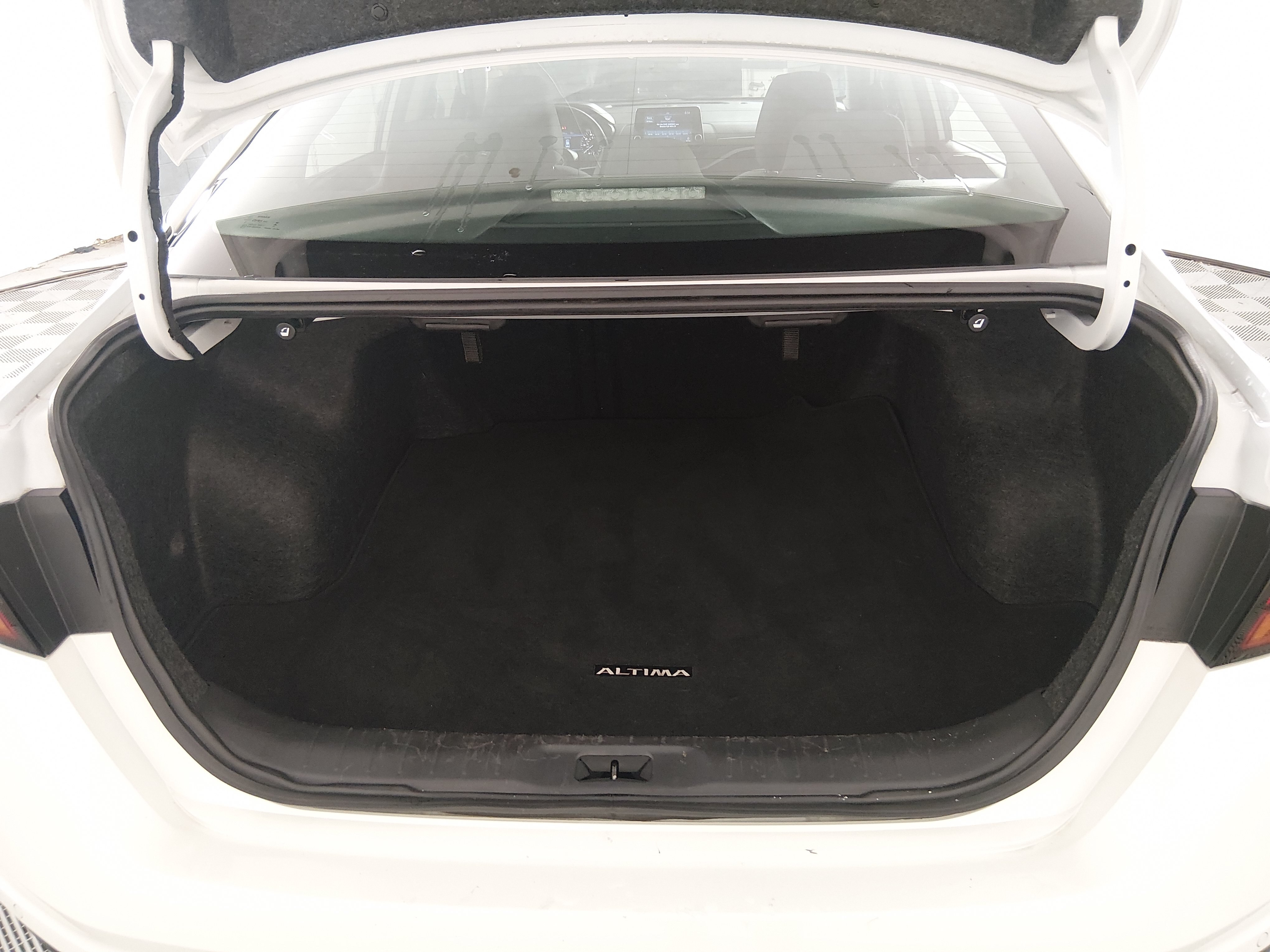 2024 Nissan Altima SV - Photo 11