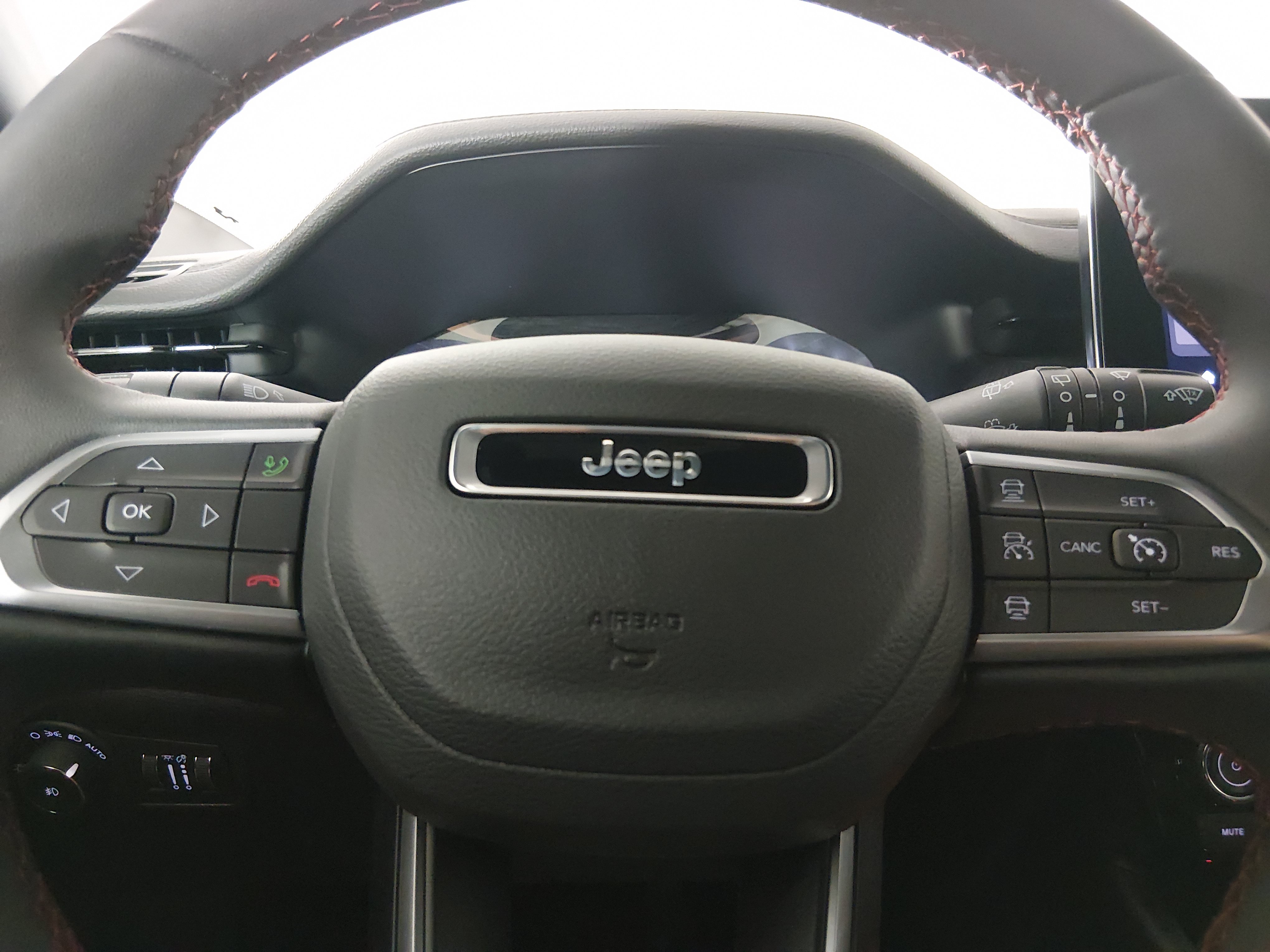 2025 Jeep Compass Trailhawk - Photo 12
