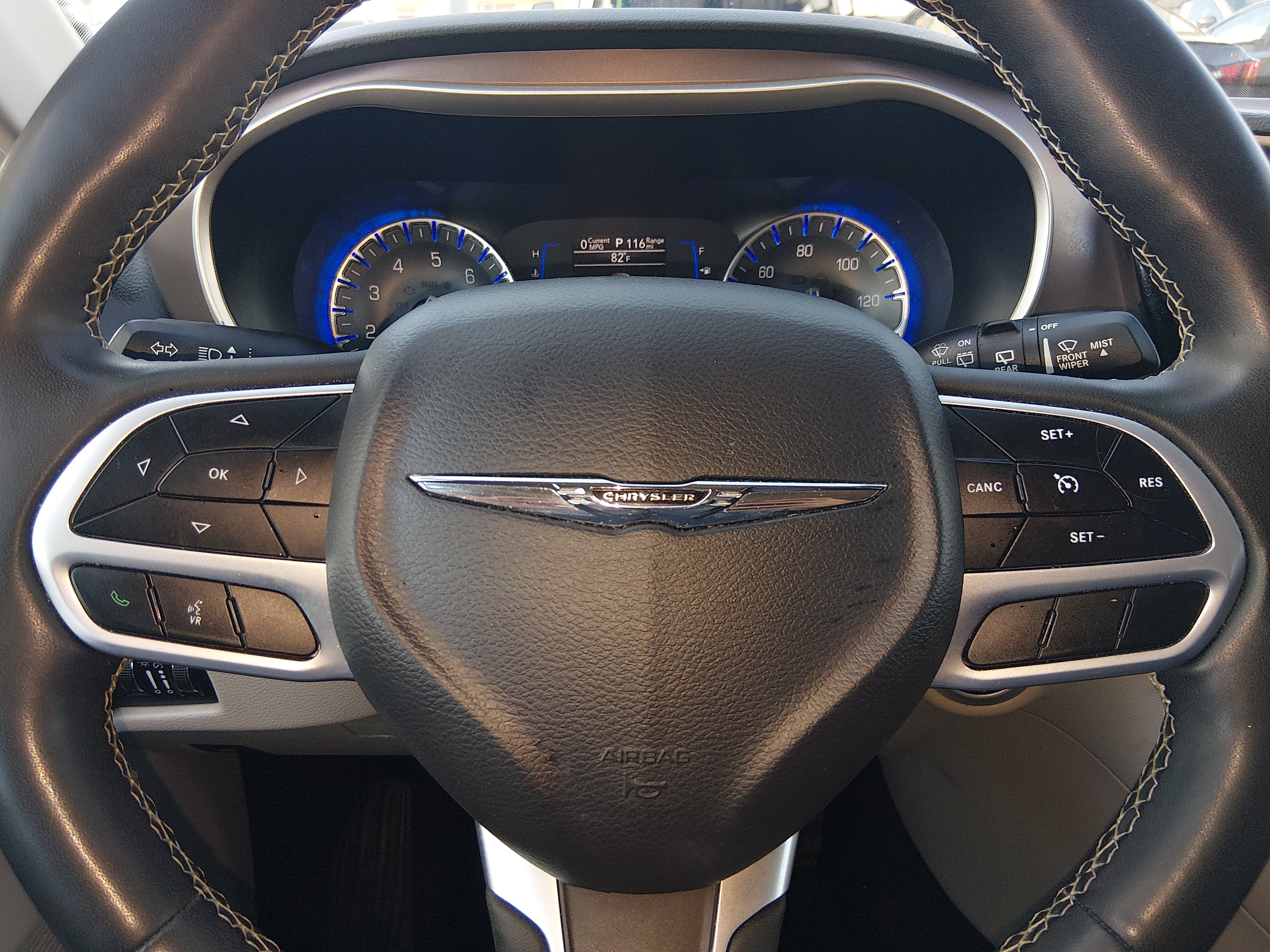 2023 Chrysler Voyager LX - Photo 12