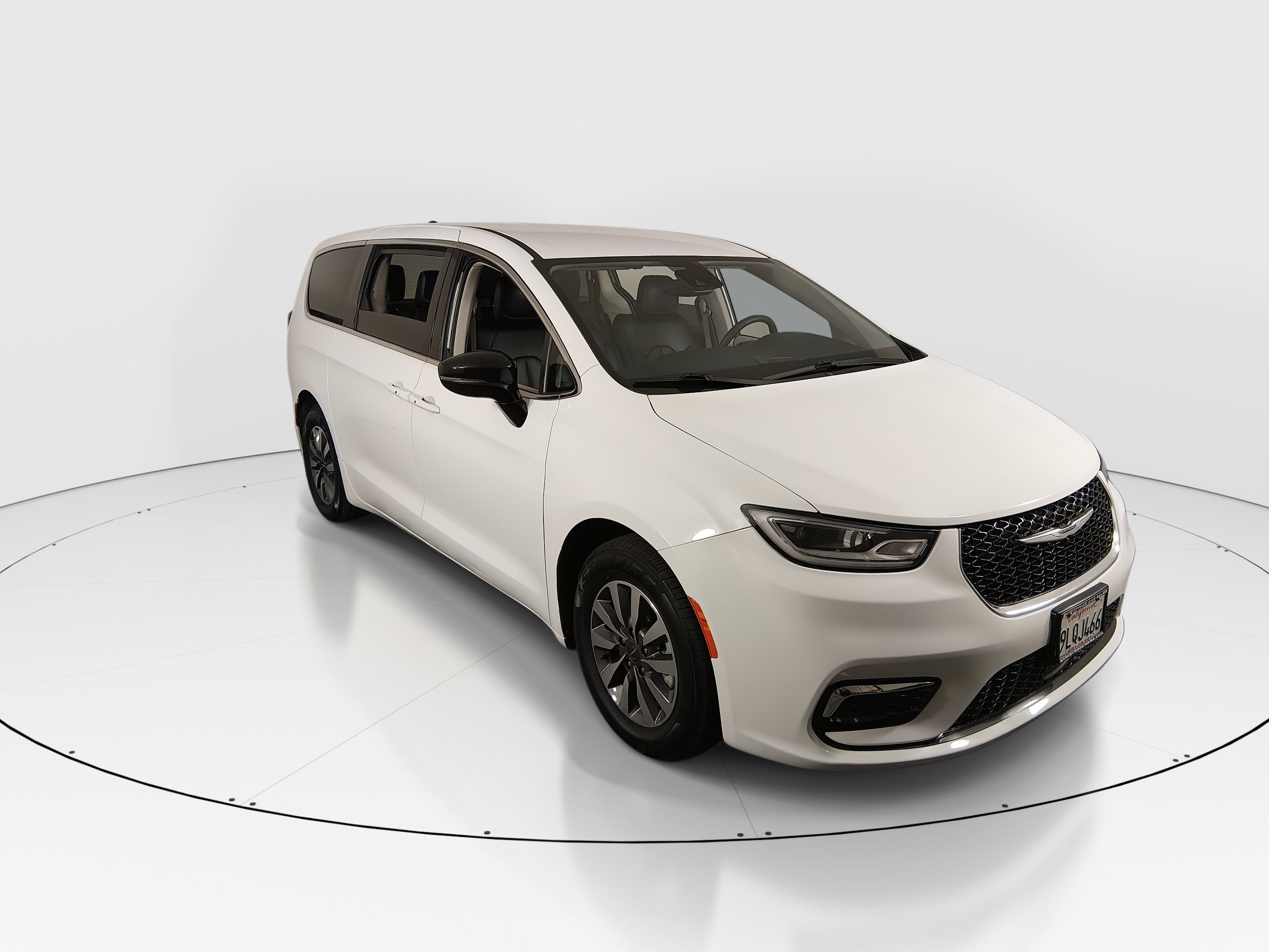 2024 Chrysler Pacifica PHEV