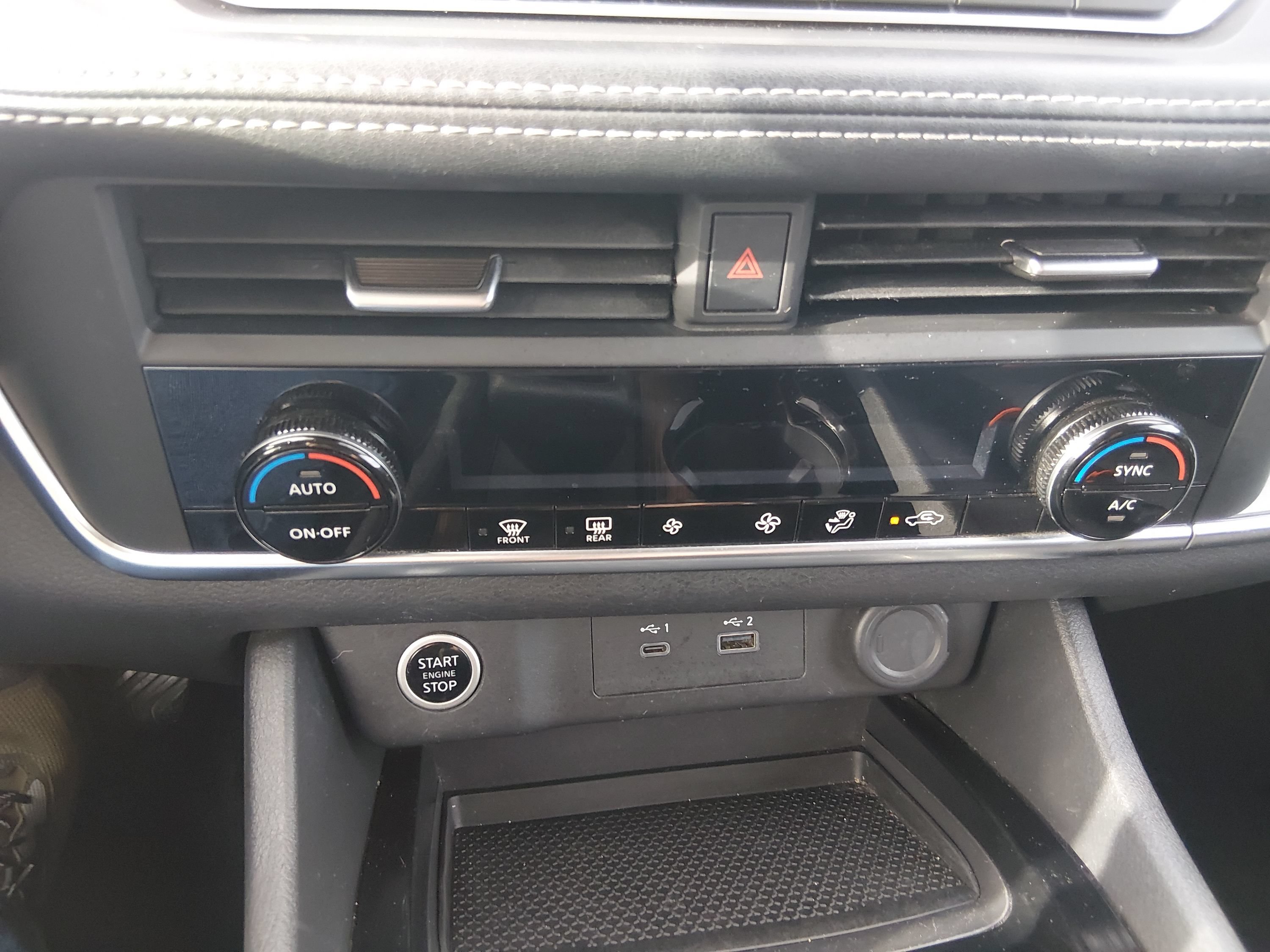 2023 Nissan Rogue SV - Photo 18