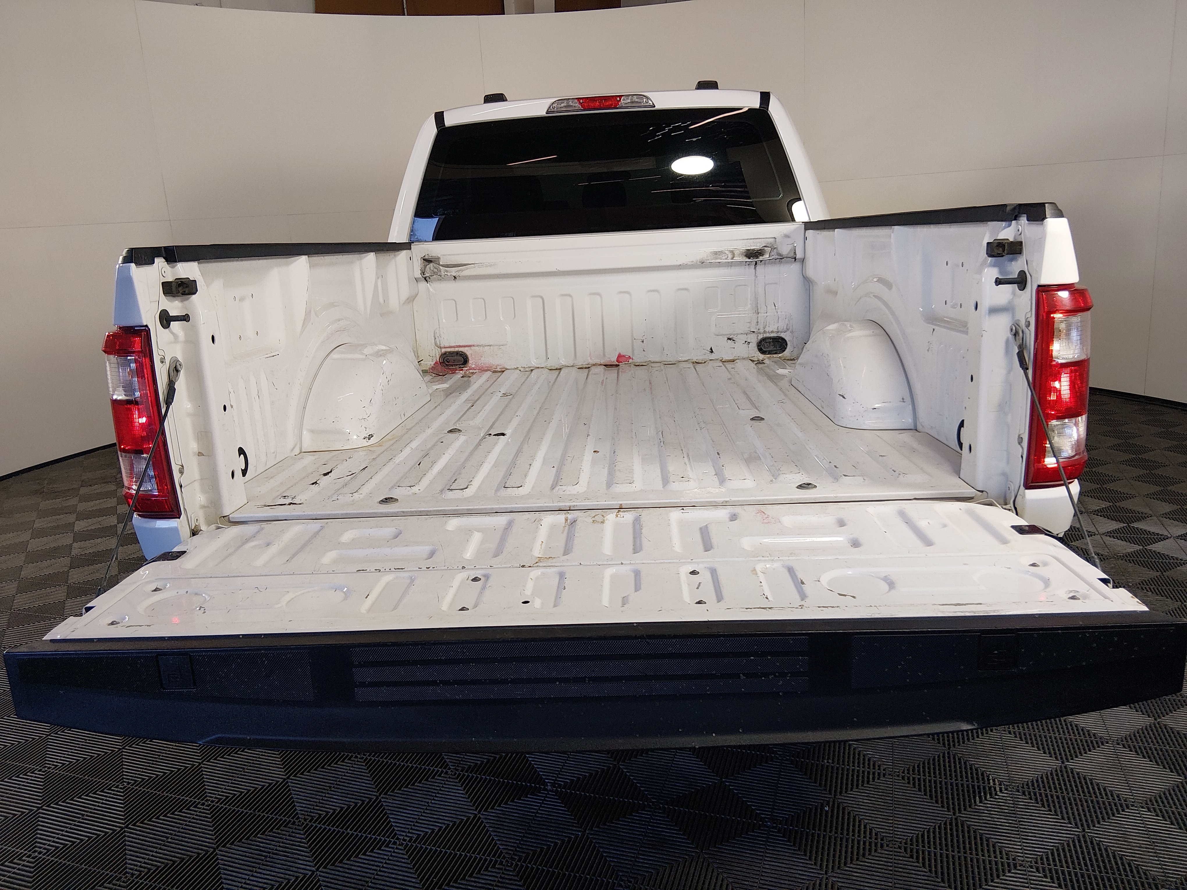 2022 Ford F-150 XL - Photo 11