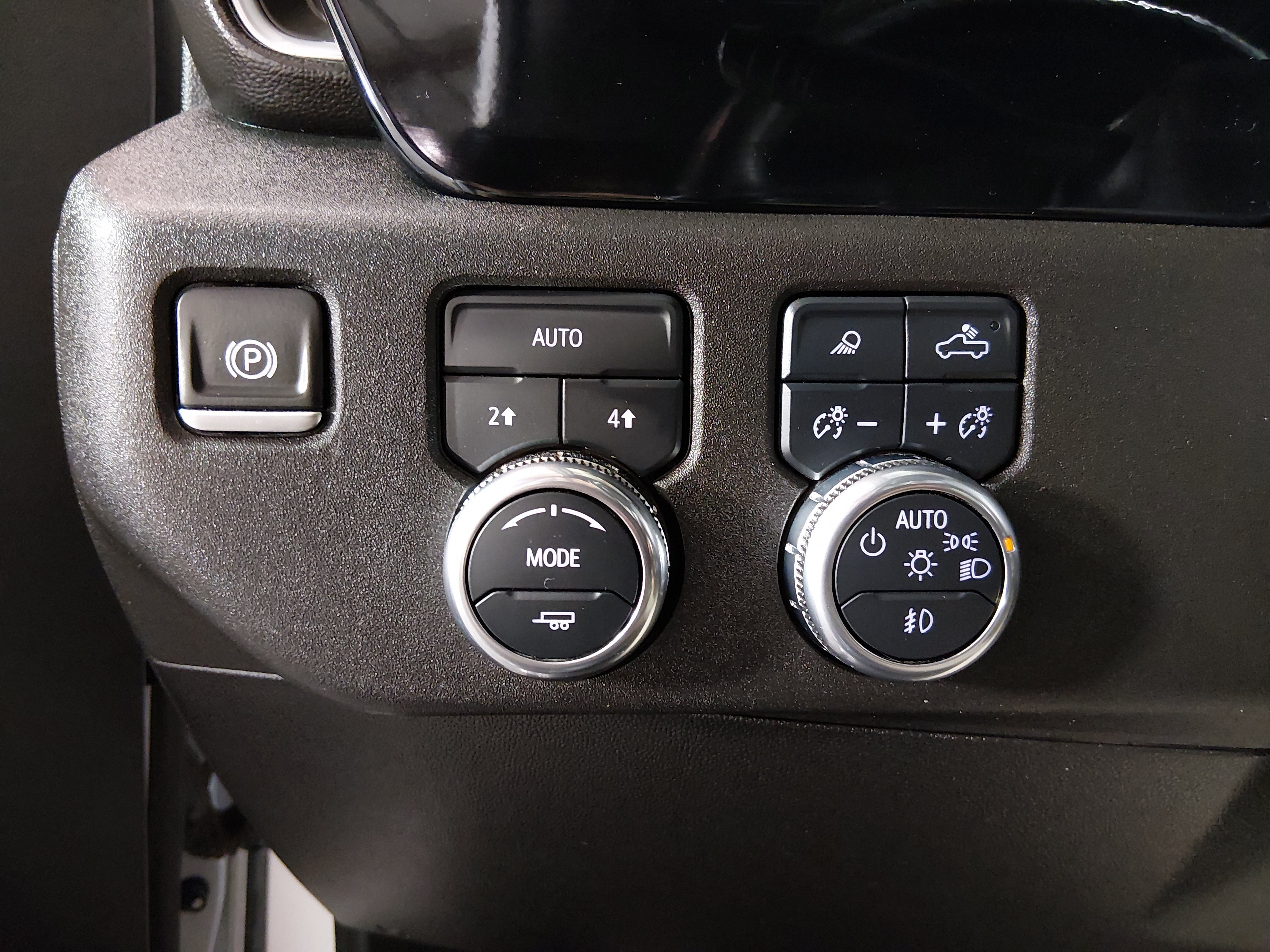 2024 GMC Sierra 1500 SLT - Photo 23