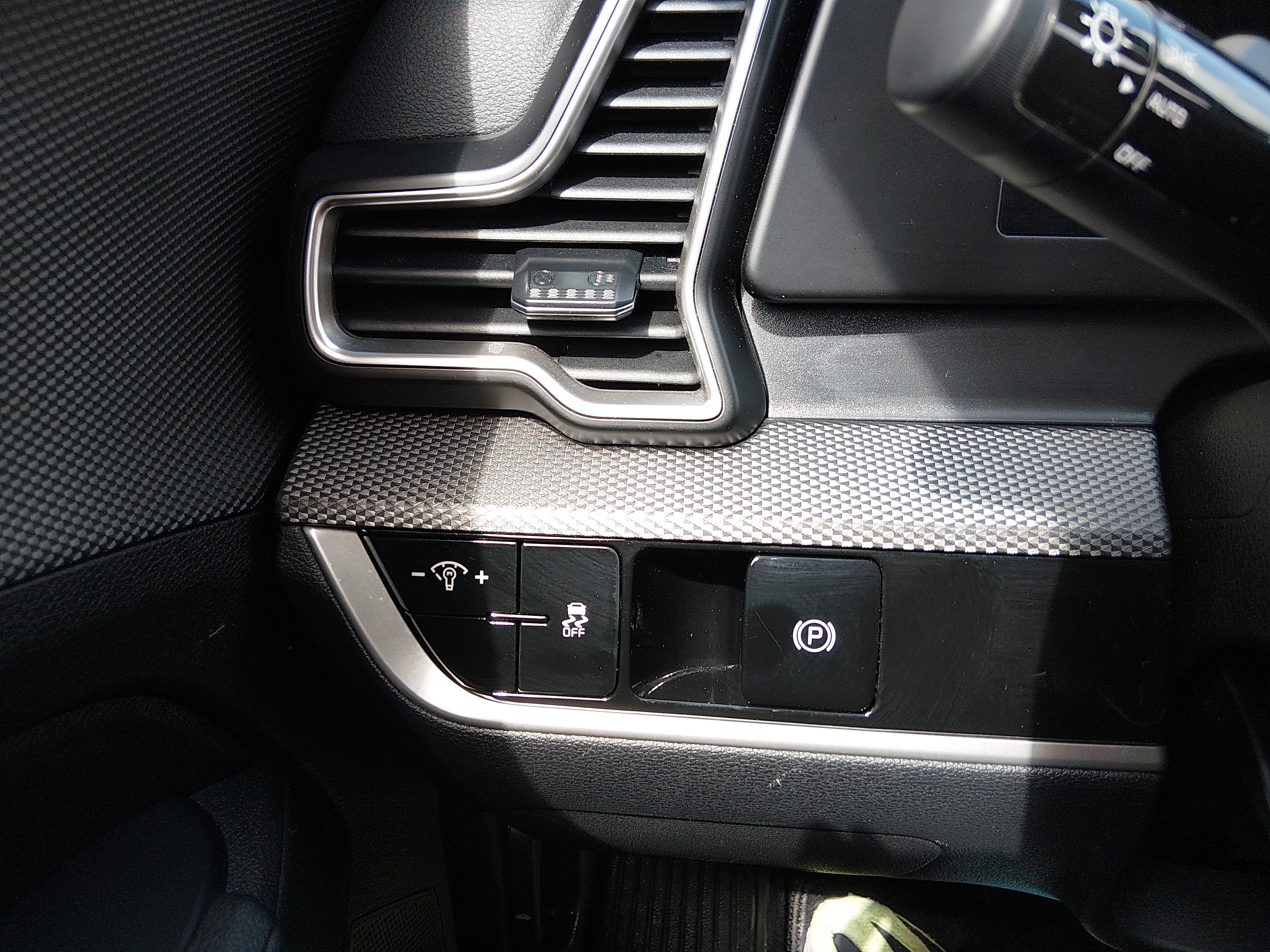 2025 Kia Sportage LX - Photo 13
