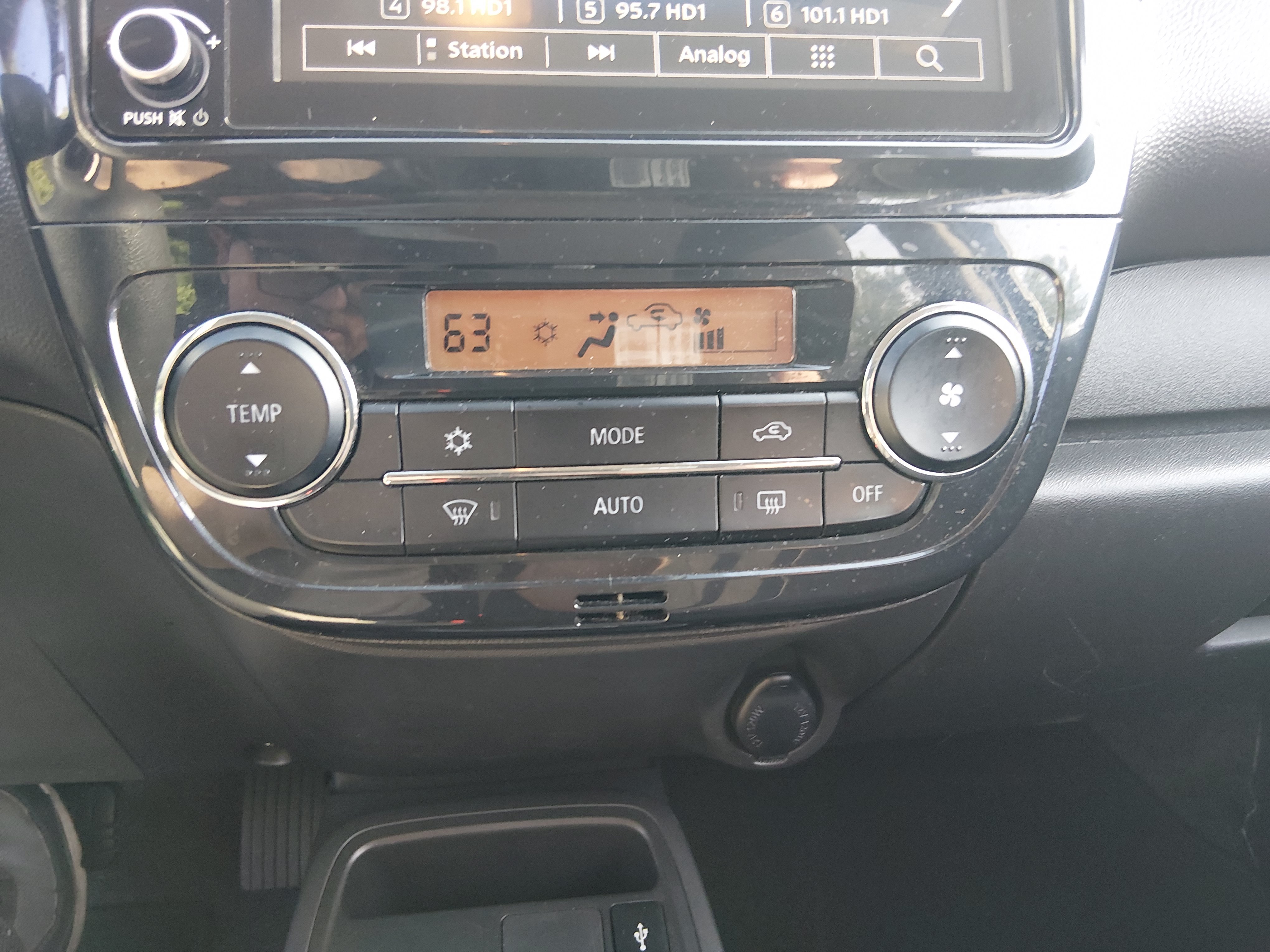 2024 Mitsubishi Mirage ES - Photo 13