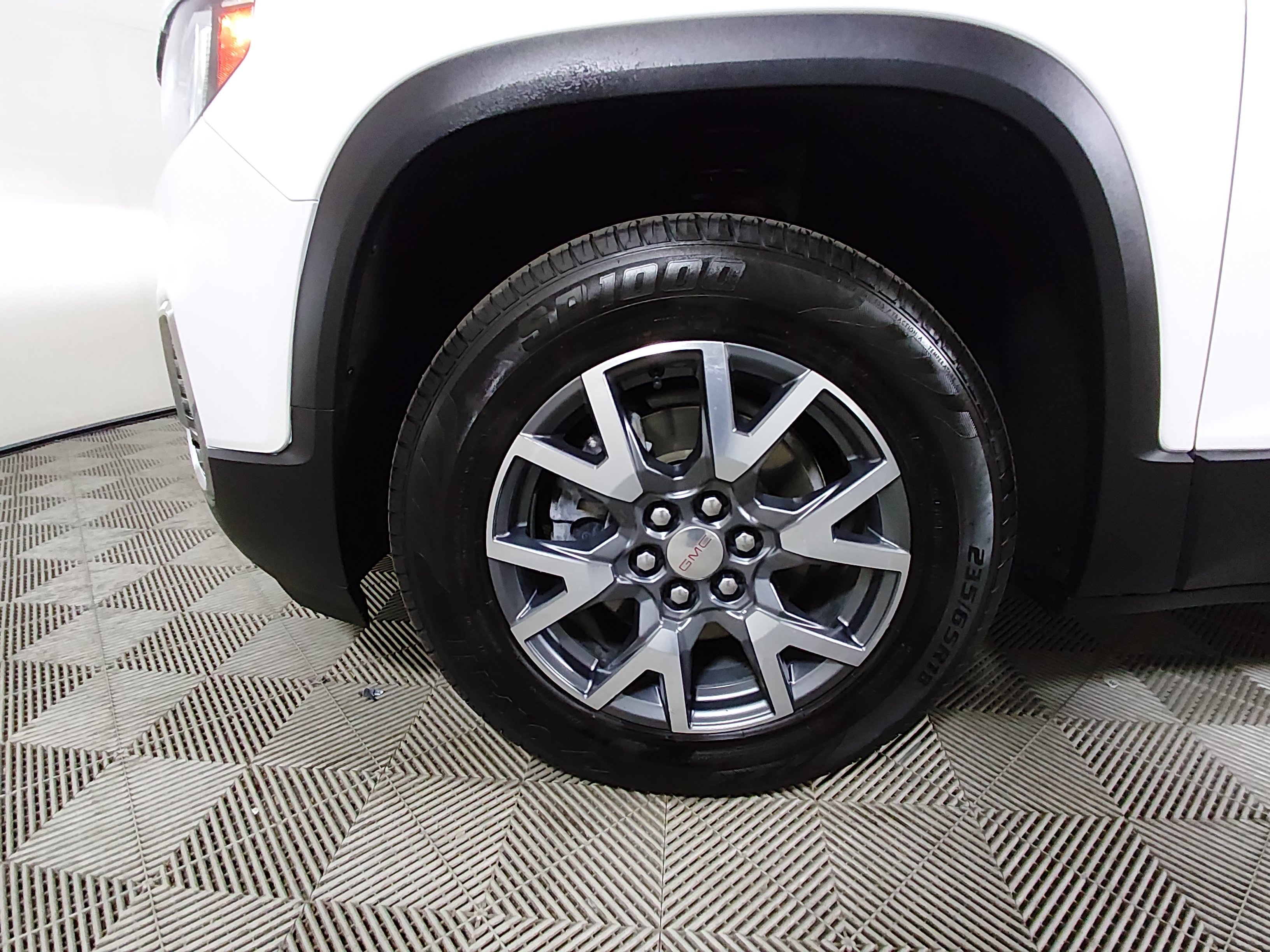 2023 GMC Acadia SLT - Photo 10