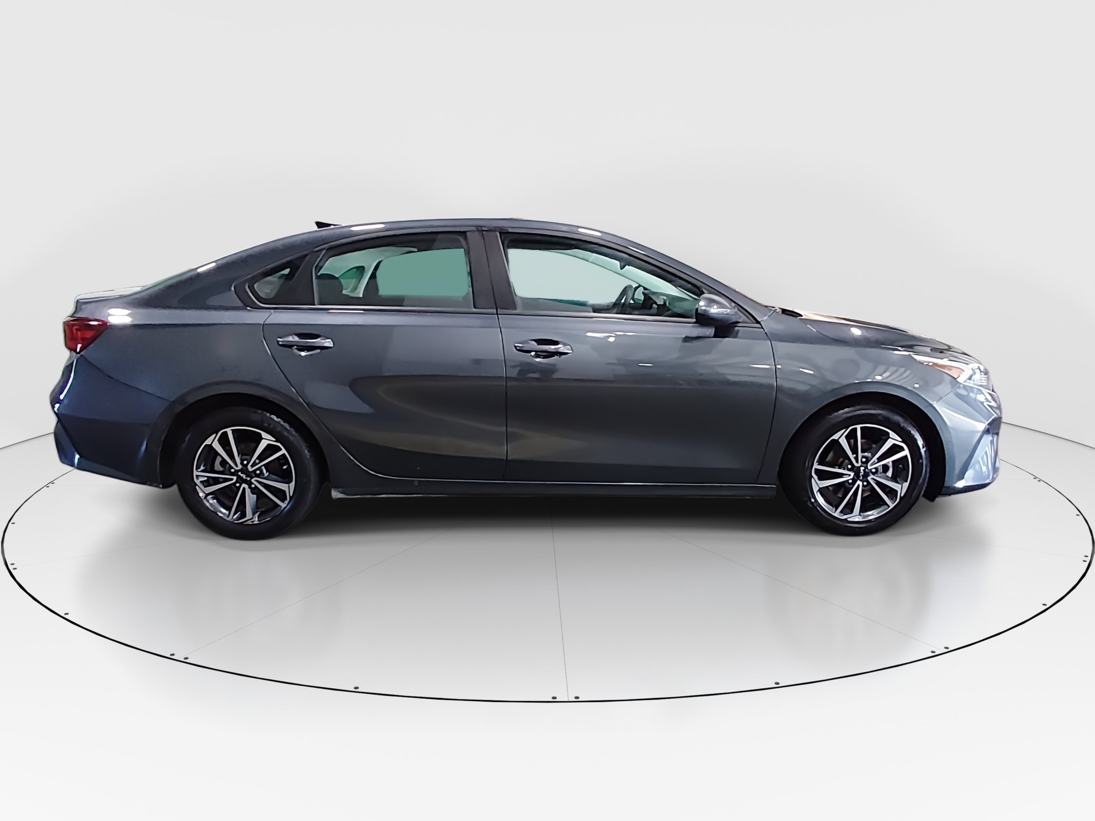 2024 Kia Forte LXS - Photo 8