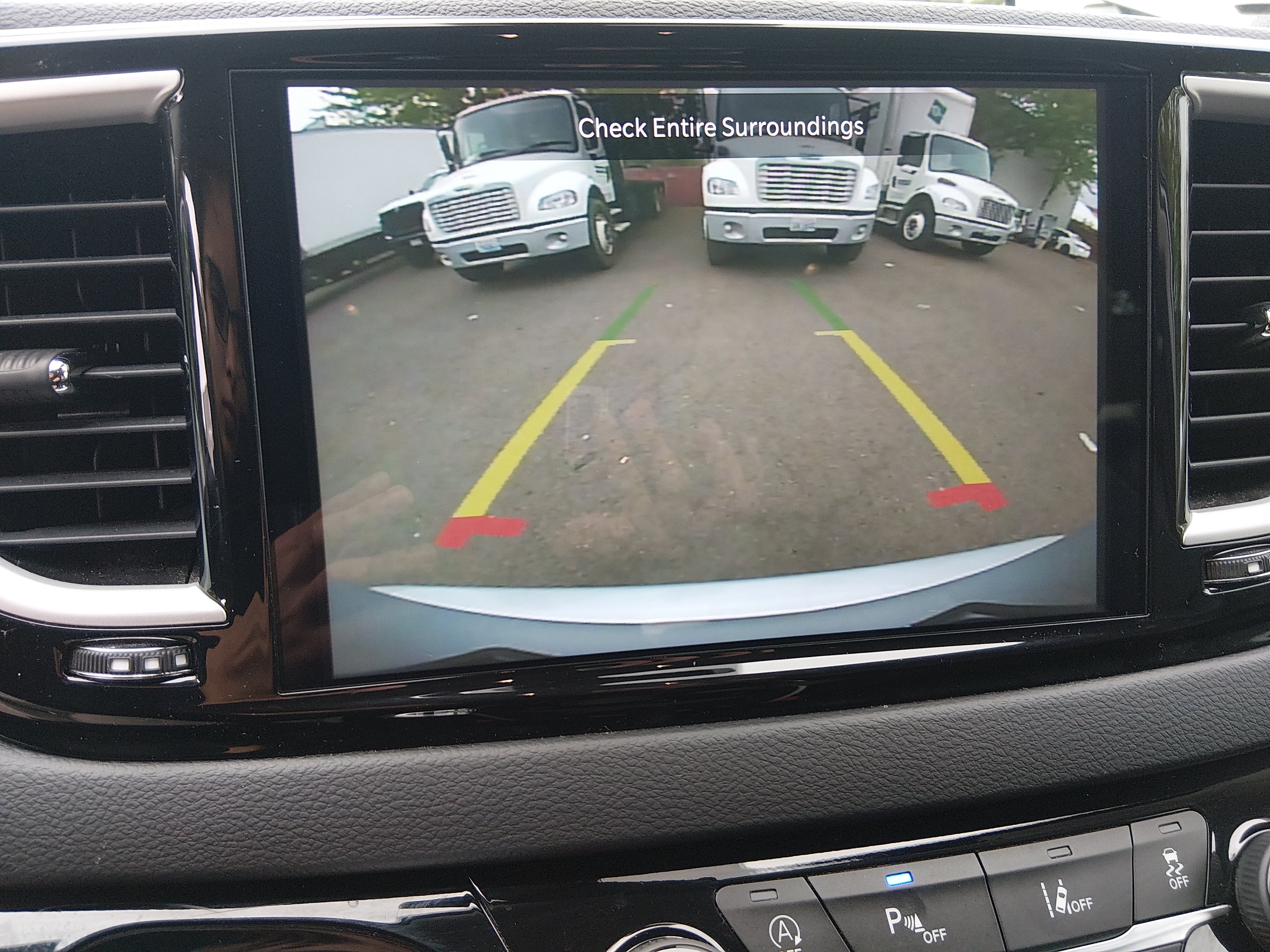 2023 Chrysler Pacifica Touring L - Photo 16