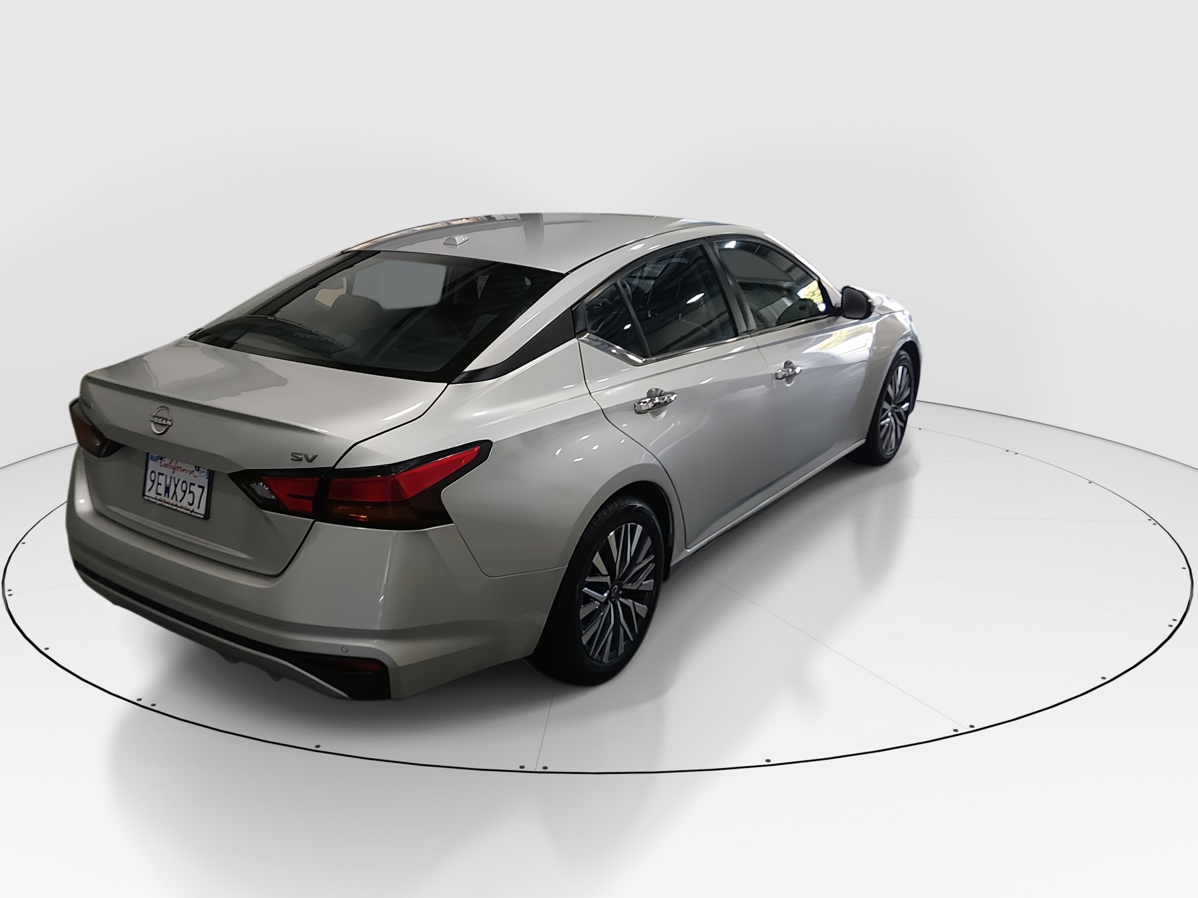 2023 Nissan Altima SV - Photo 7