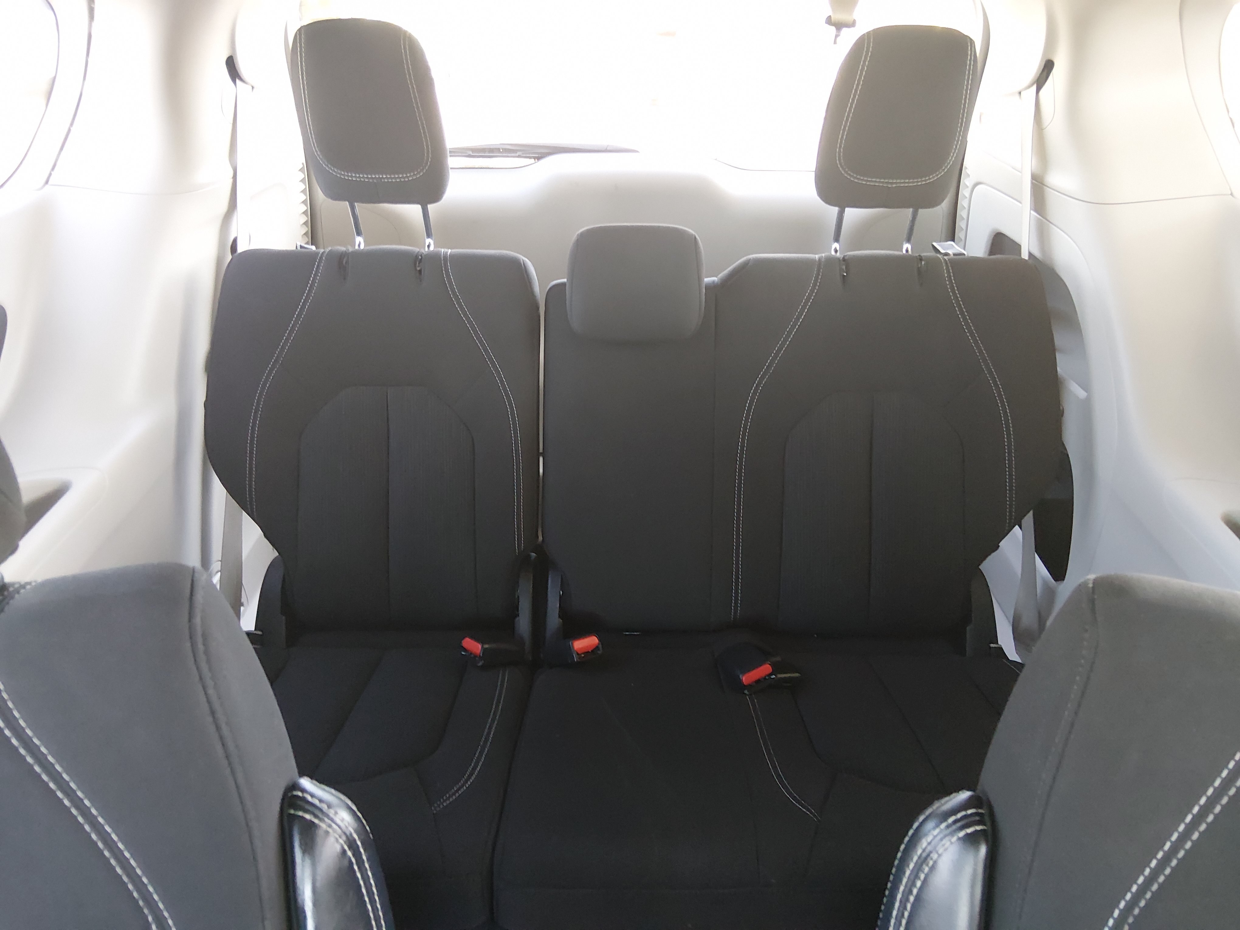 2023 Chrysler Voyager LX - Photo 17