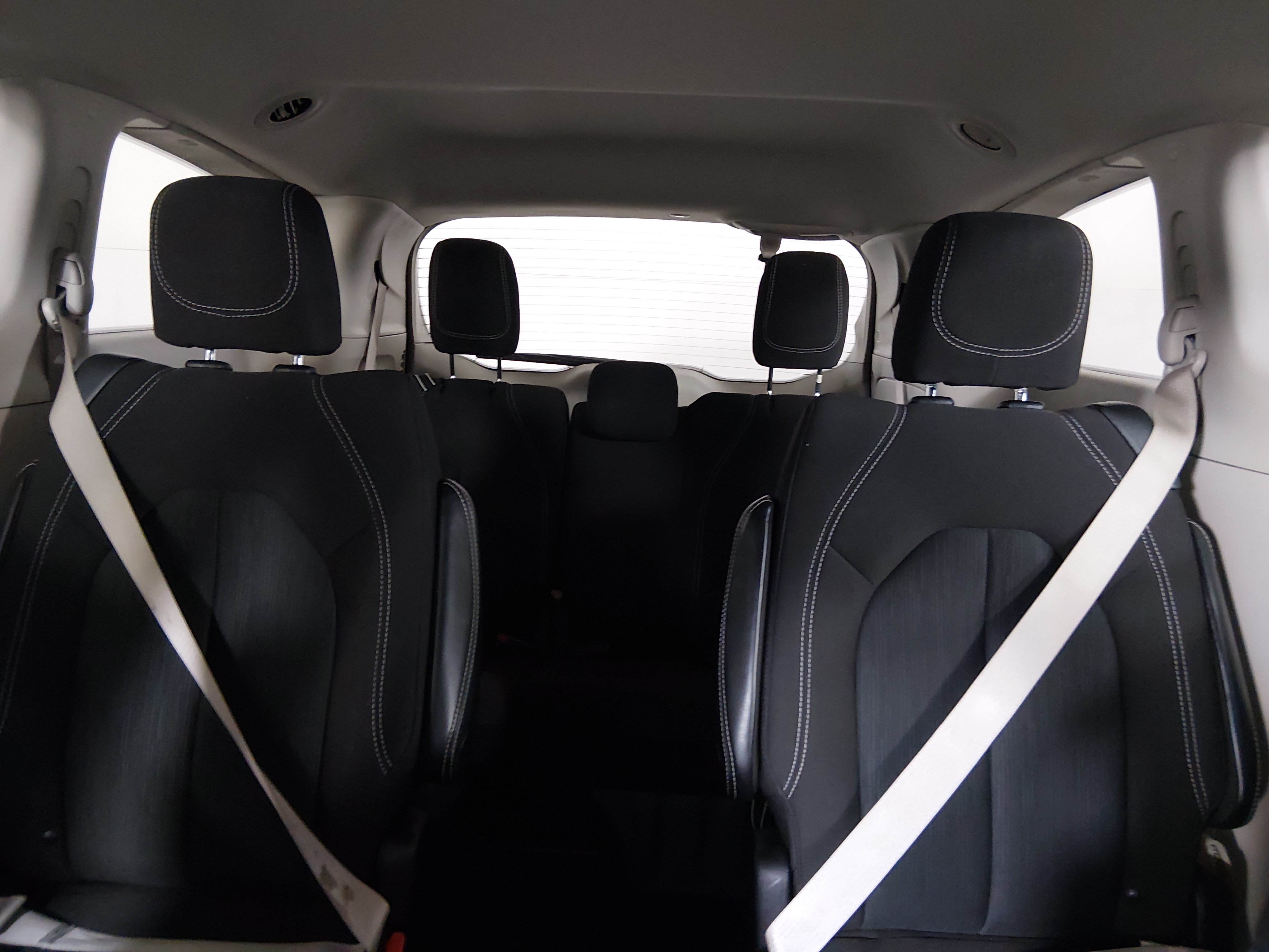 2023 Chrysler Voyager LX - Photo 17