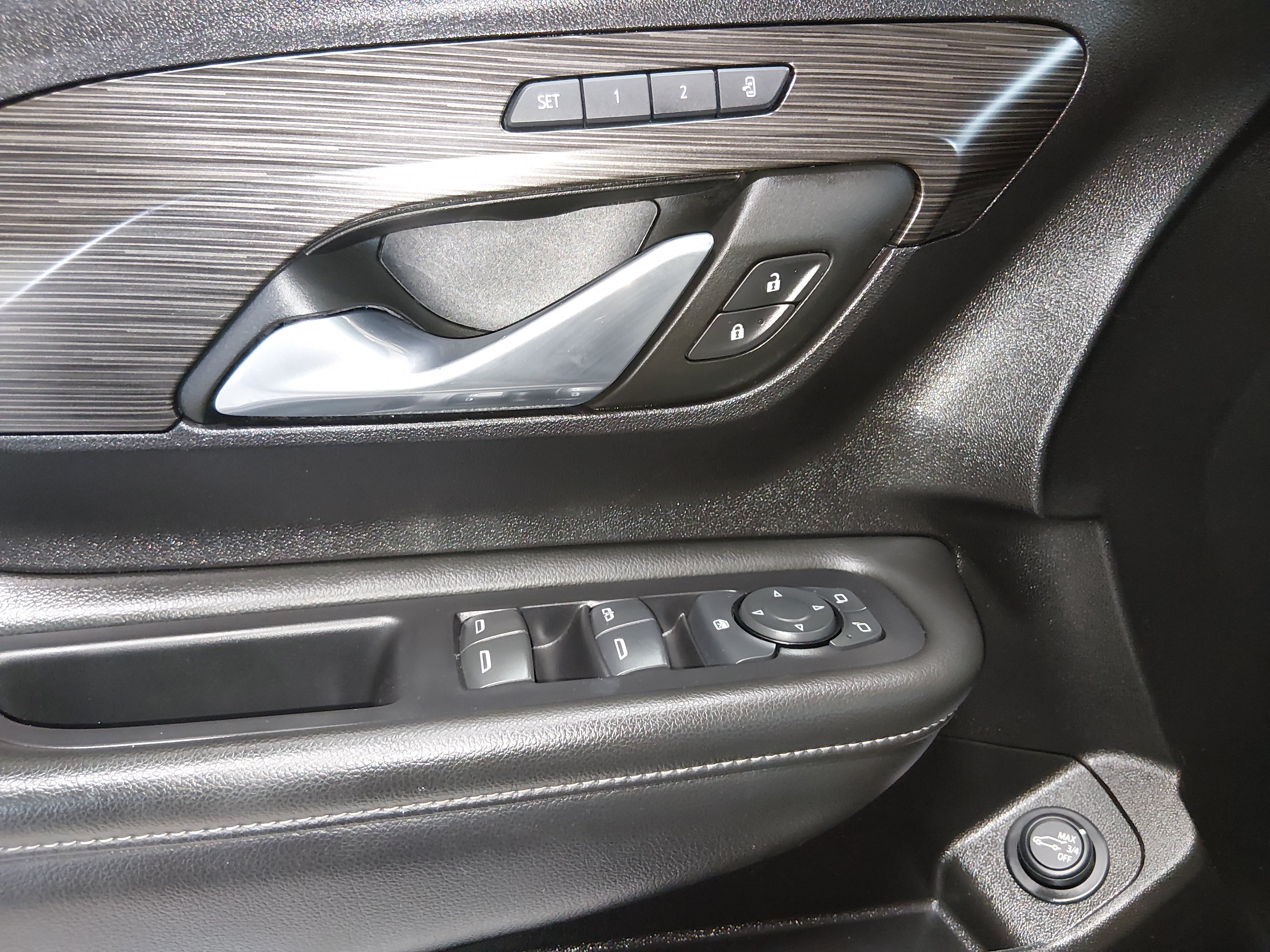 2024 GMC Terrain SLT - Photo 16