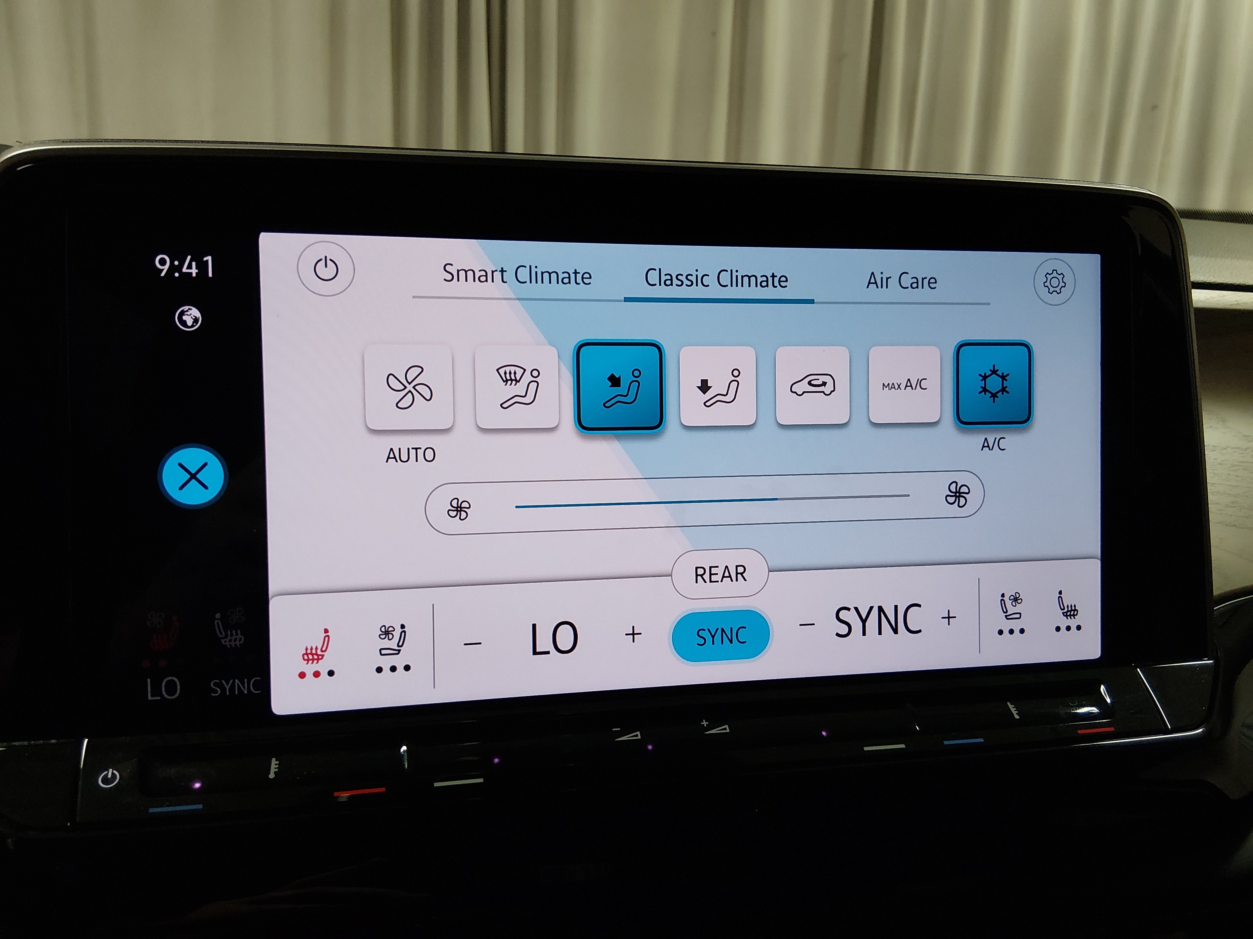 2026 Volkswagen Atlas SE w/Tech - Photo 20