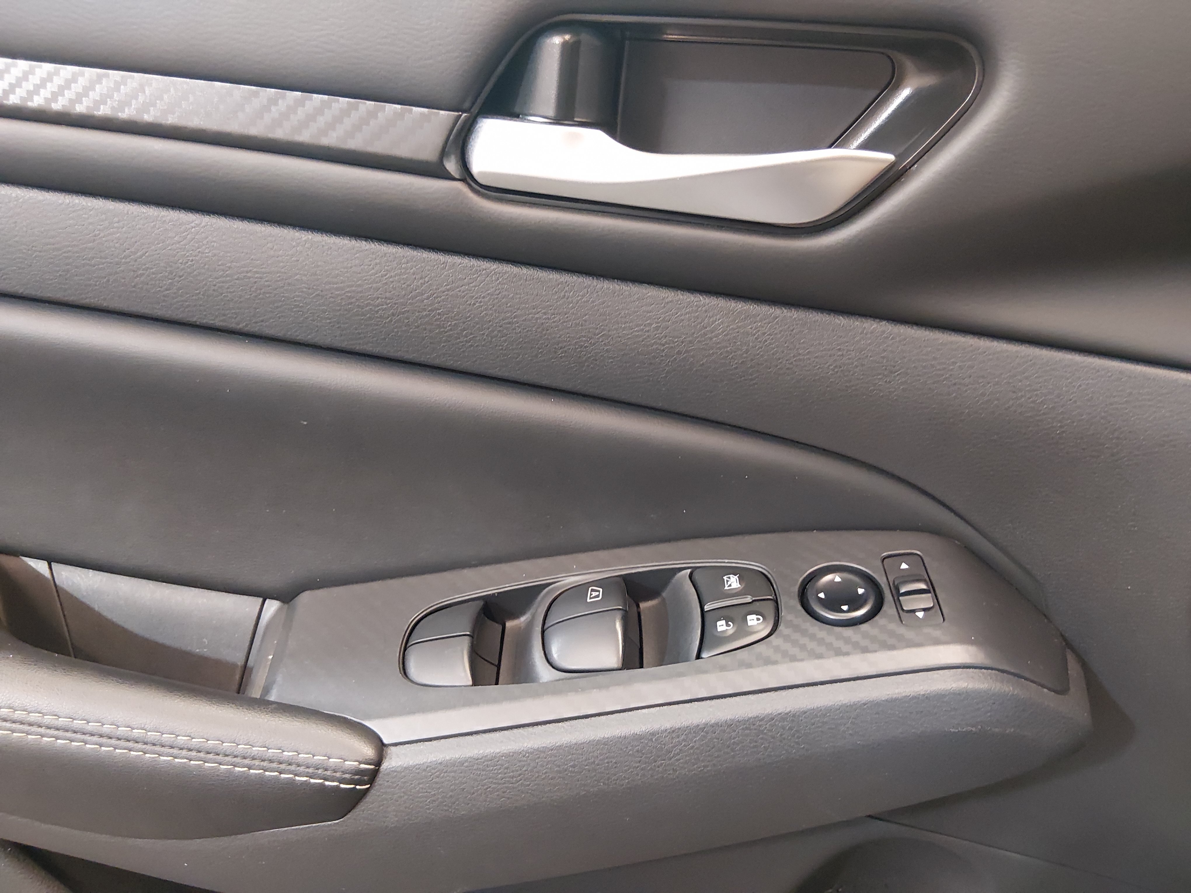2025 Nissan Altima SV - Photo 17