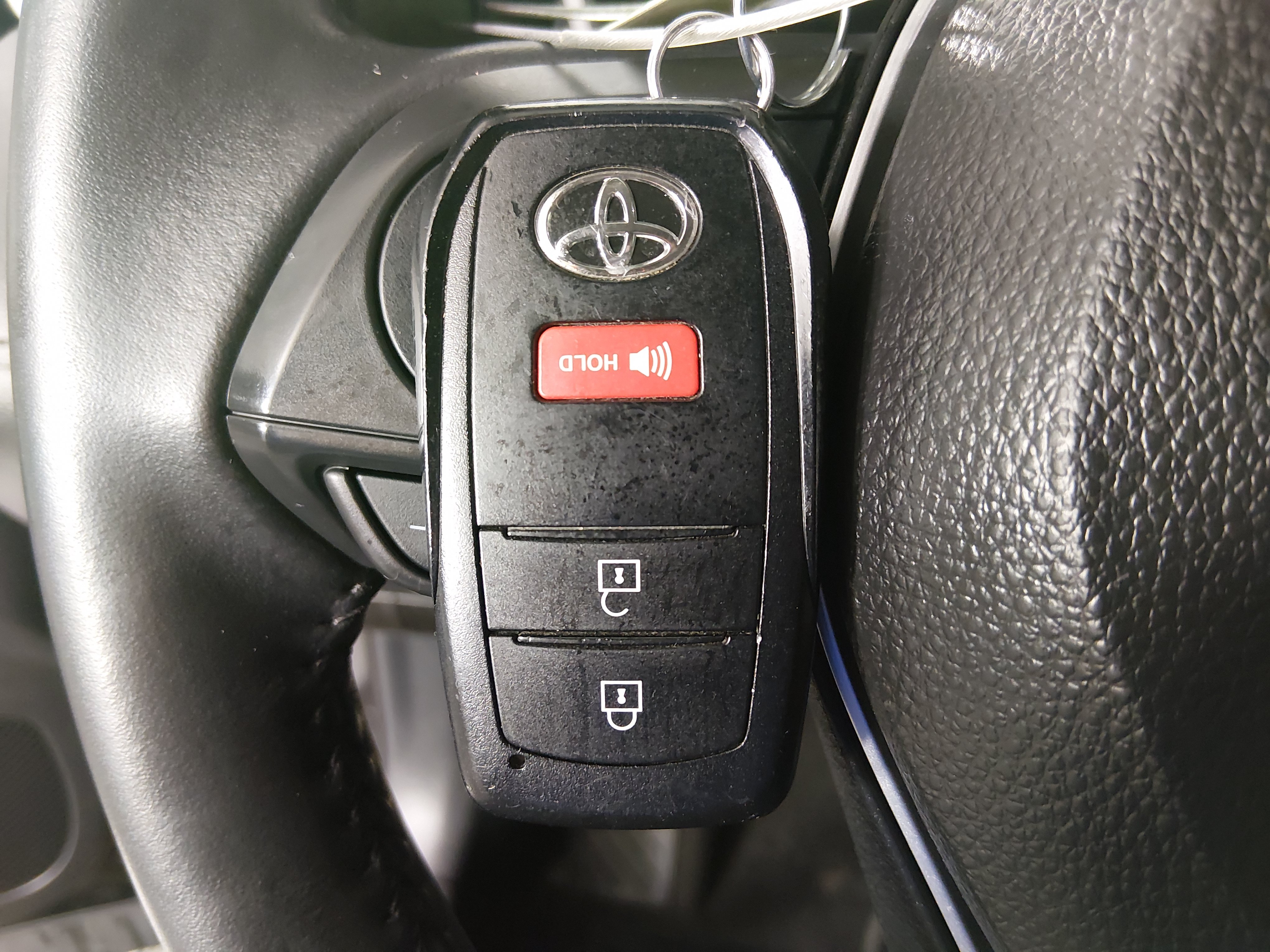 2025 Toyota Corolla Cross XLE - Photo 15