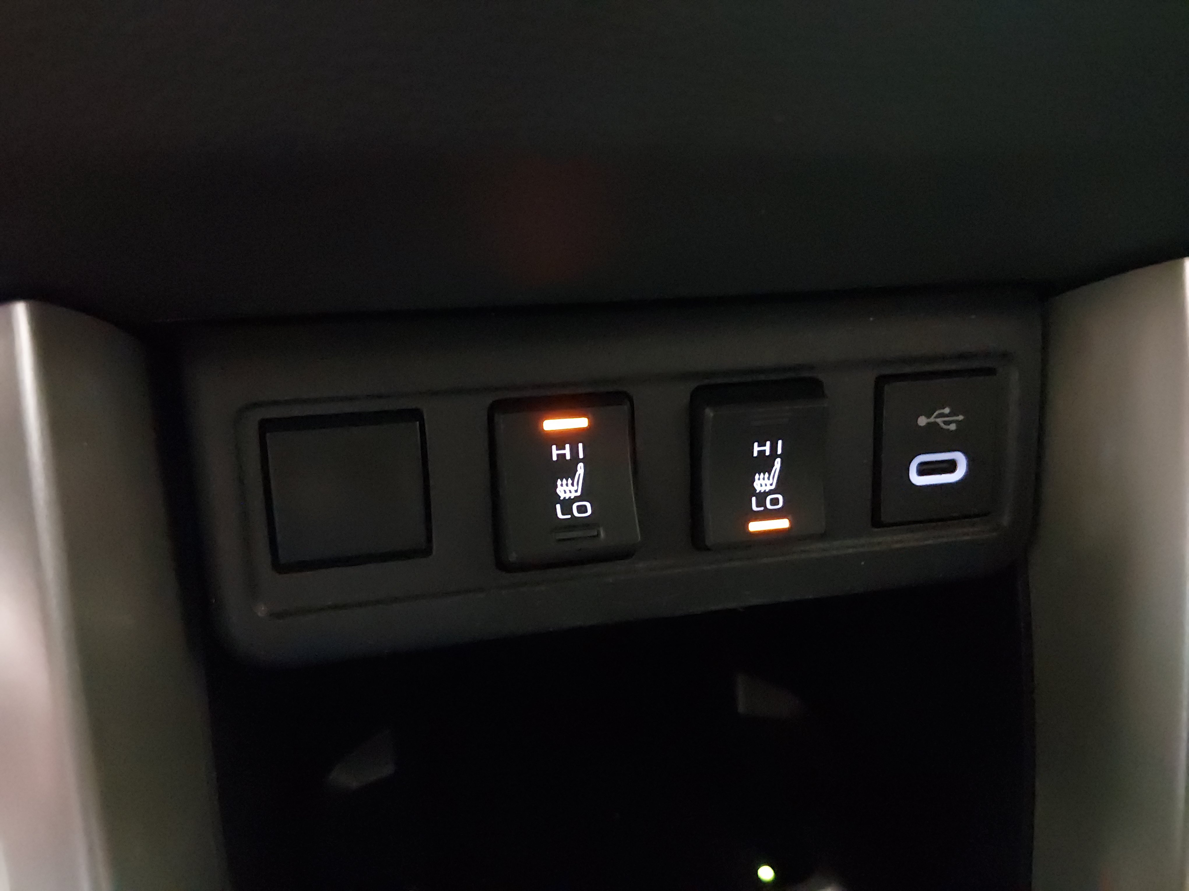2024 Toyota Corolla Cross XLE - Photo 19