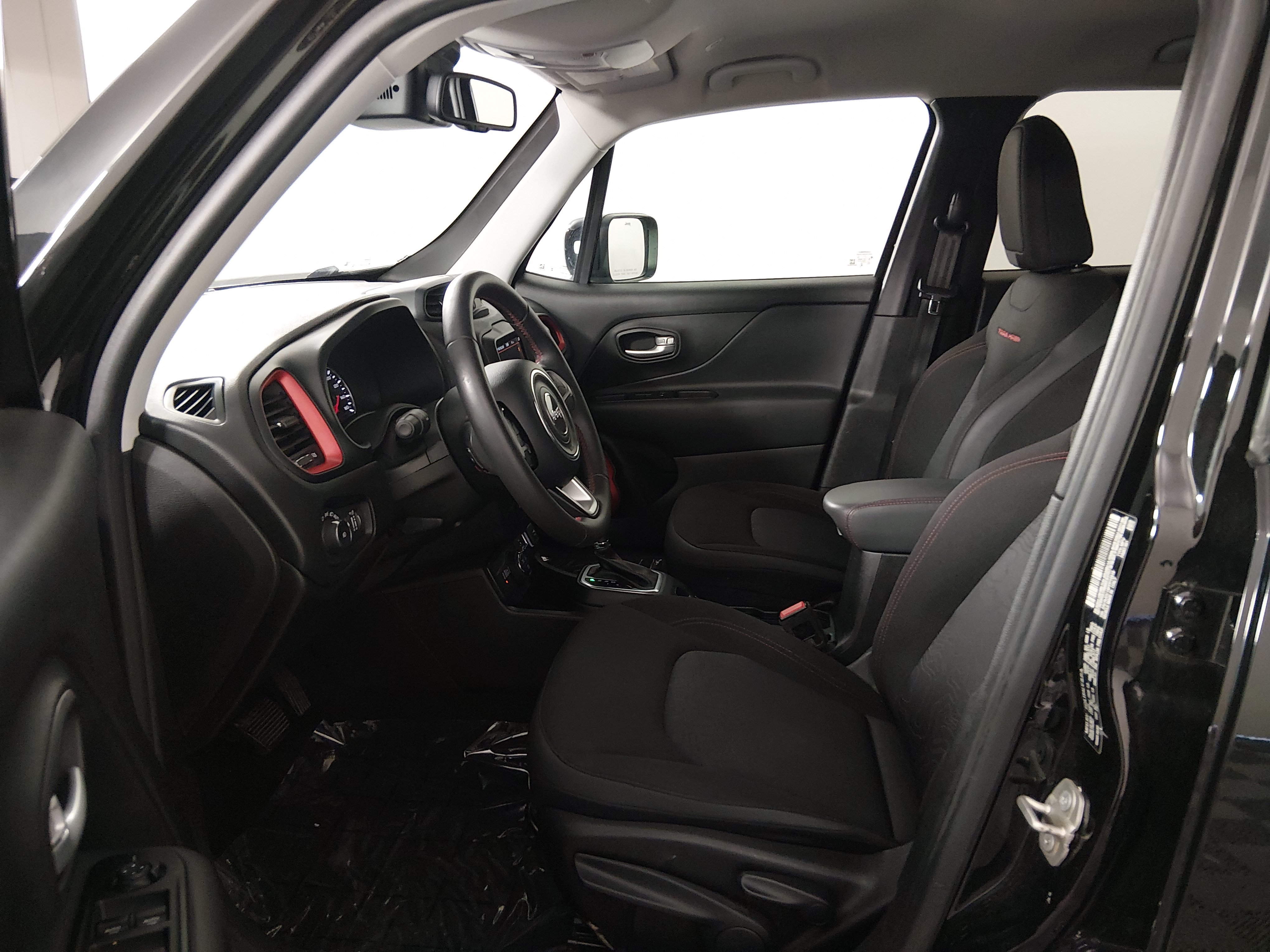 2023 Jeep Renegade Trailhawk - Photo 19