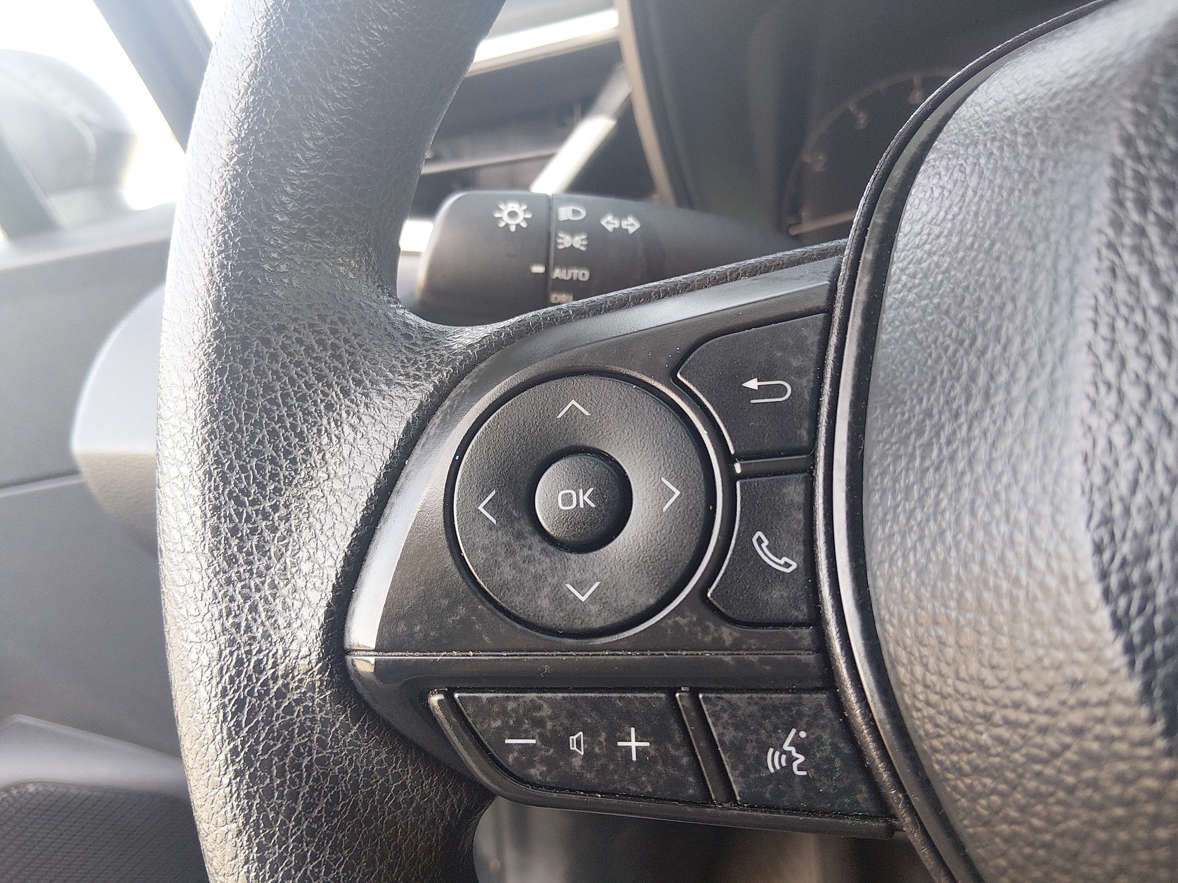2024 Toyota Corolla LE - Photo 13