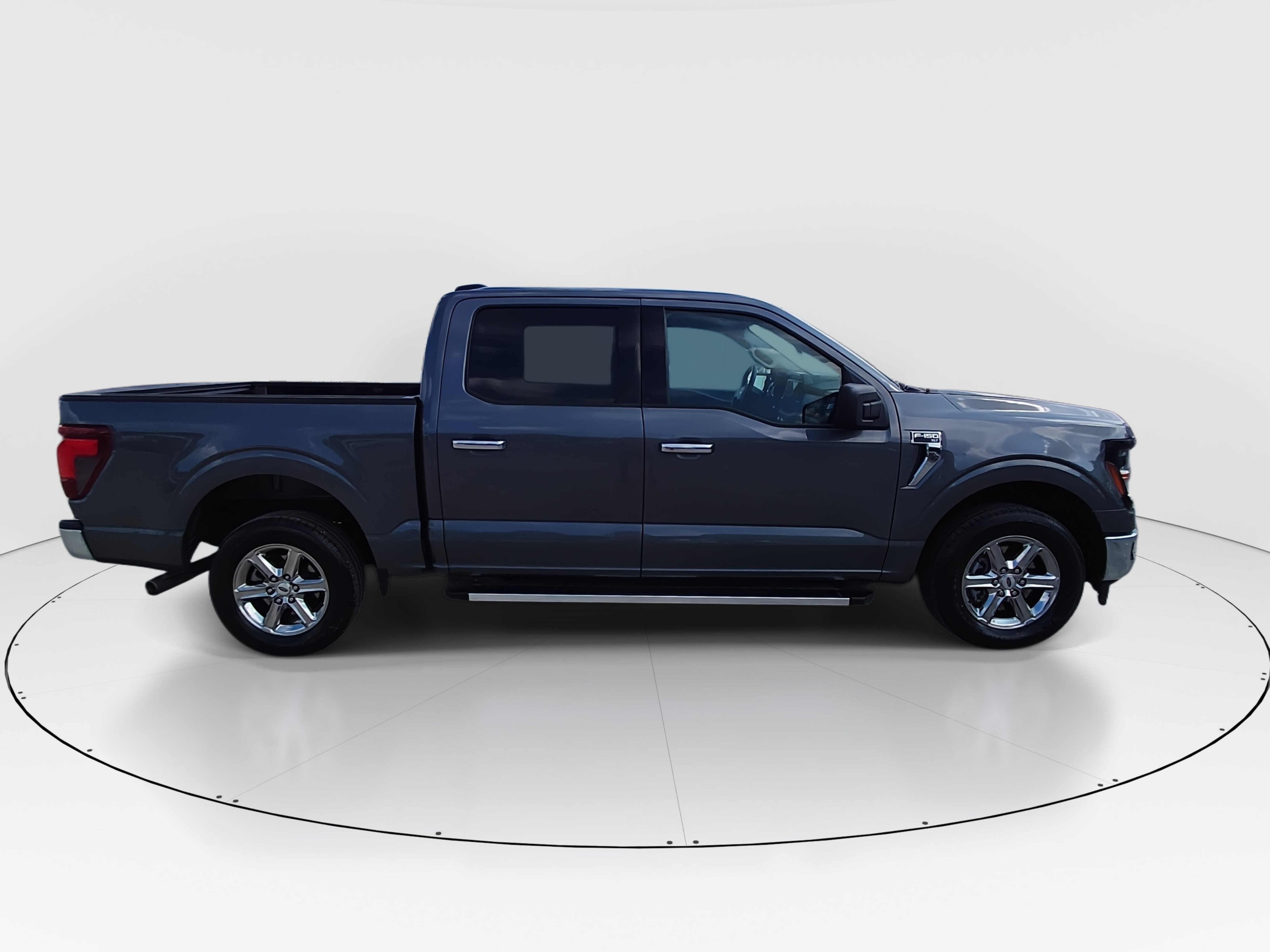 2025 Ford F-150 XLT - Photo 8