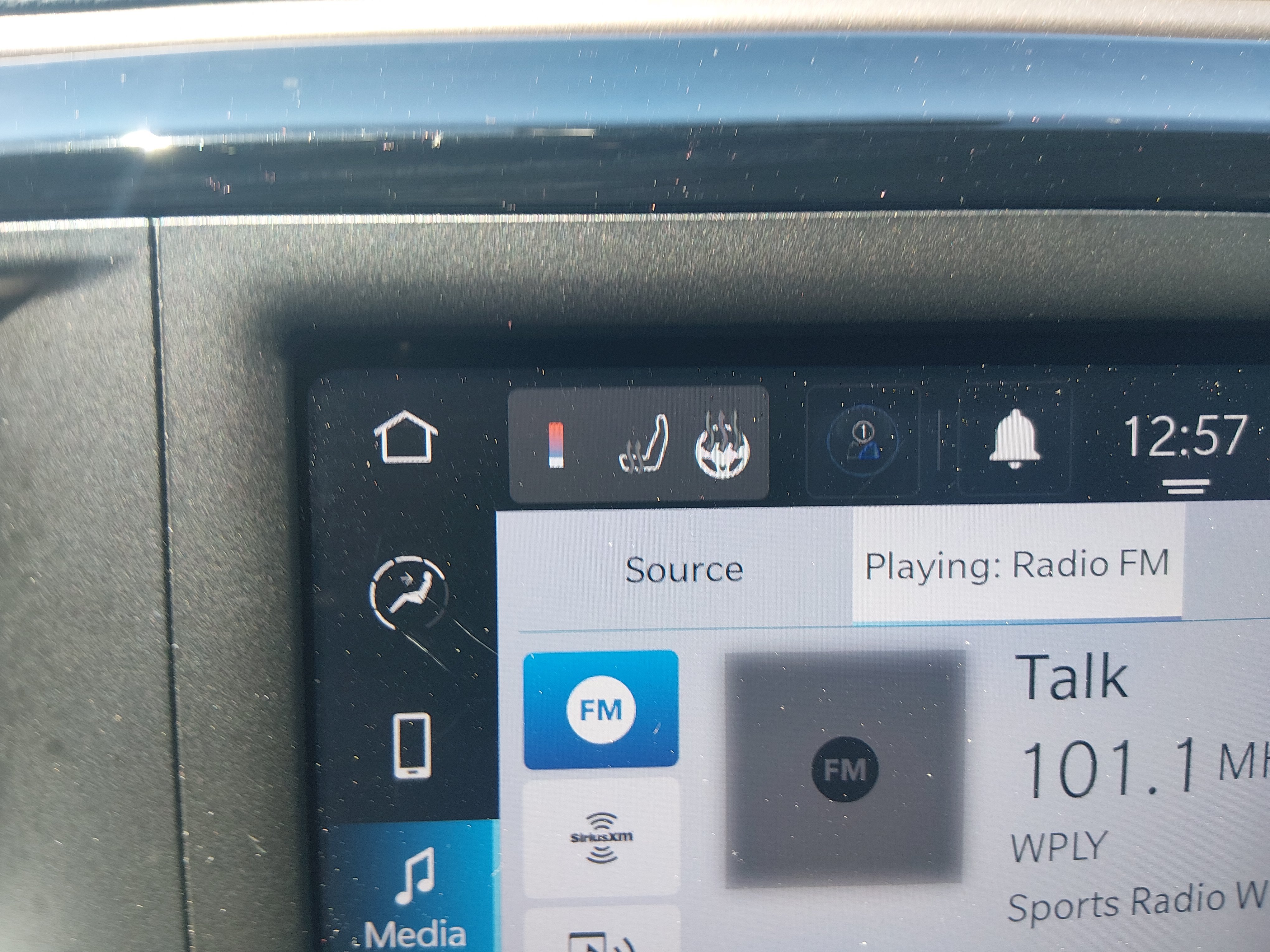 2023 Chrysler Voyager LX - Photo 18