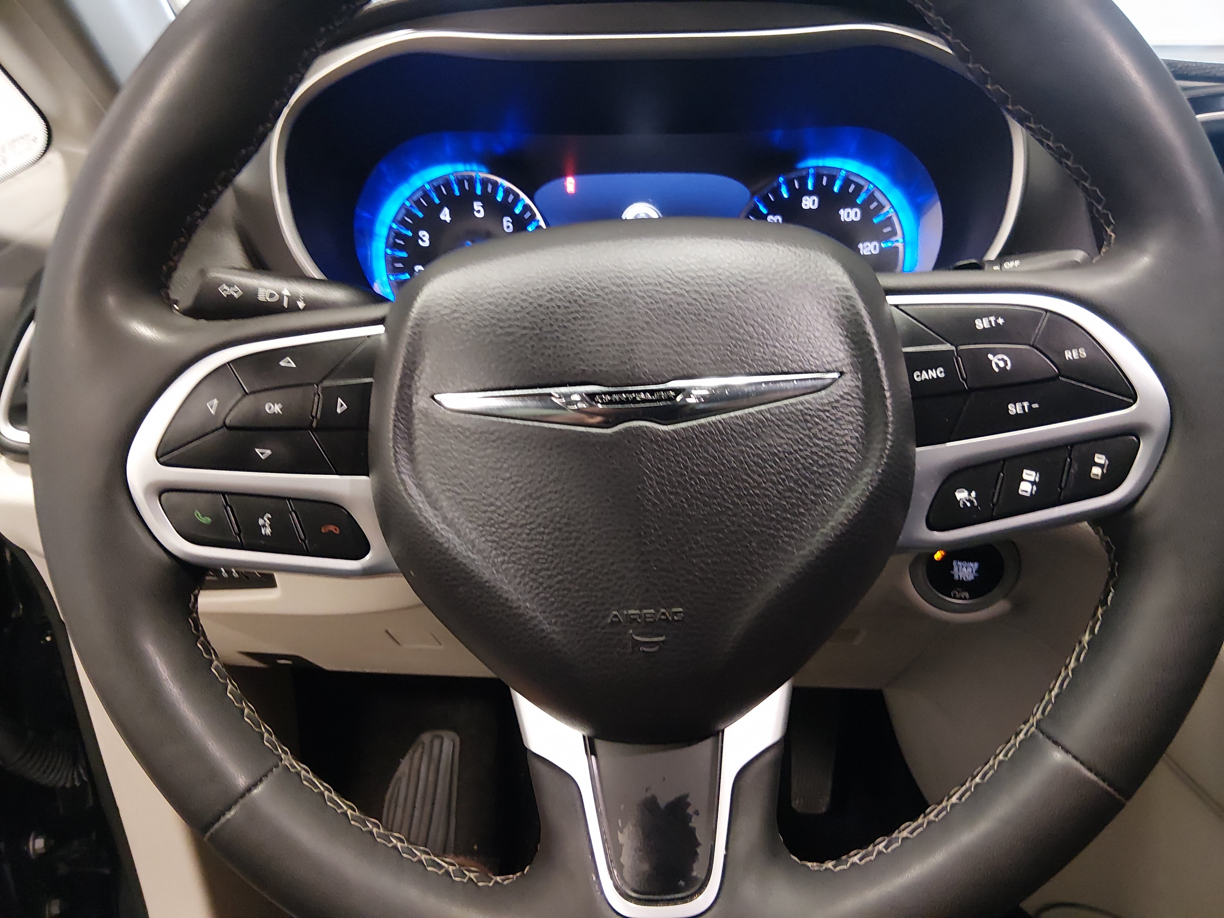 2024 Chrysler Pacifica Touring L - Photo 12