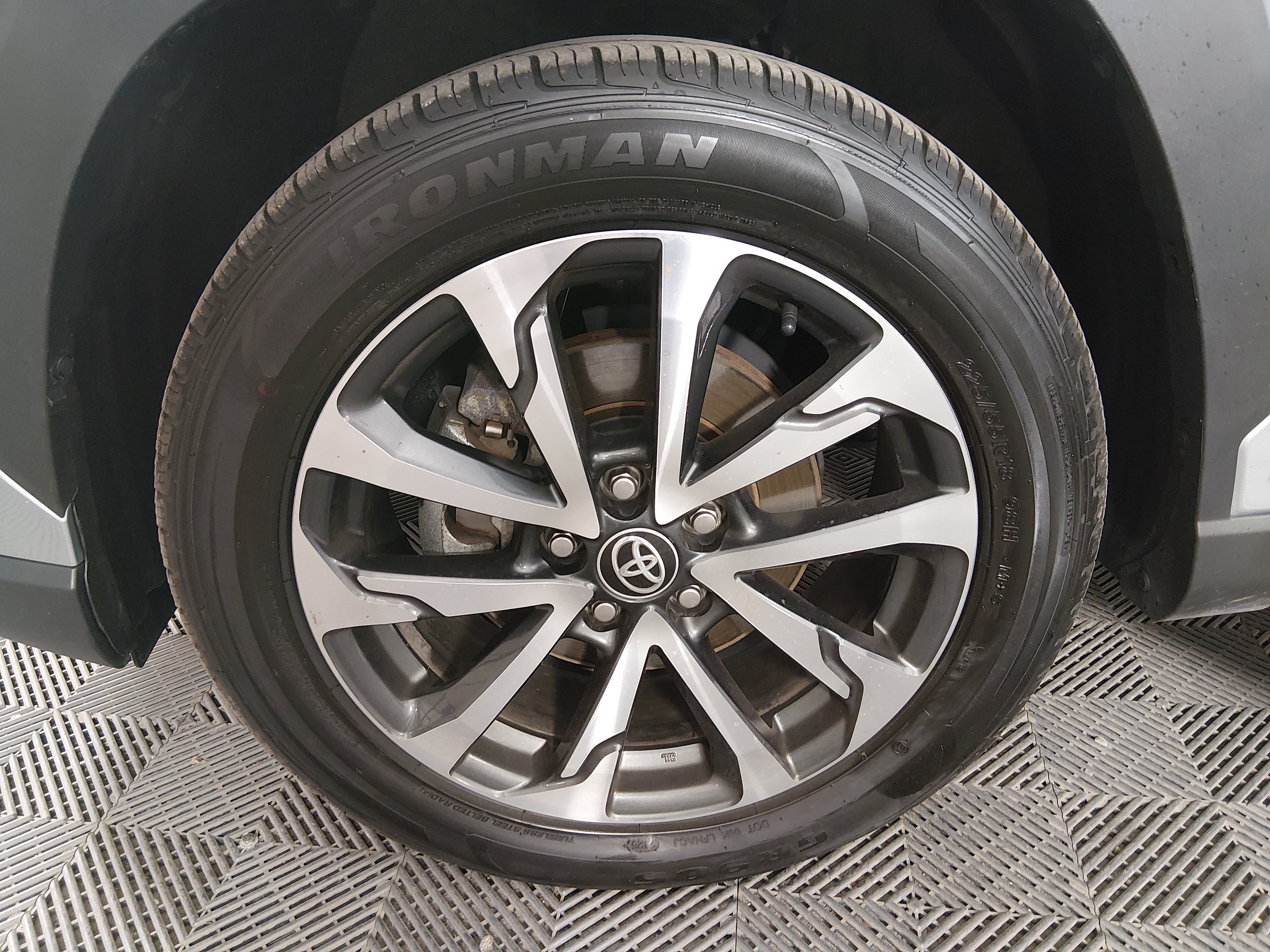 2024 Toyota Corolla Cross XLE - Photo 10